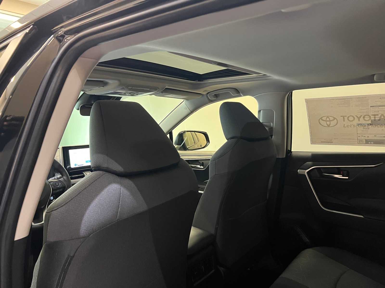 Thumbnail: 2025 Toyota RAV4 - 12