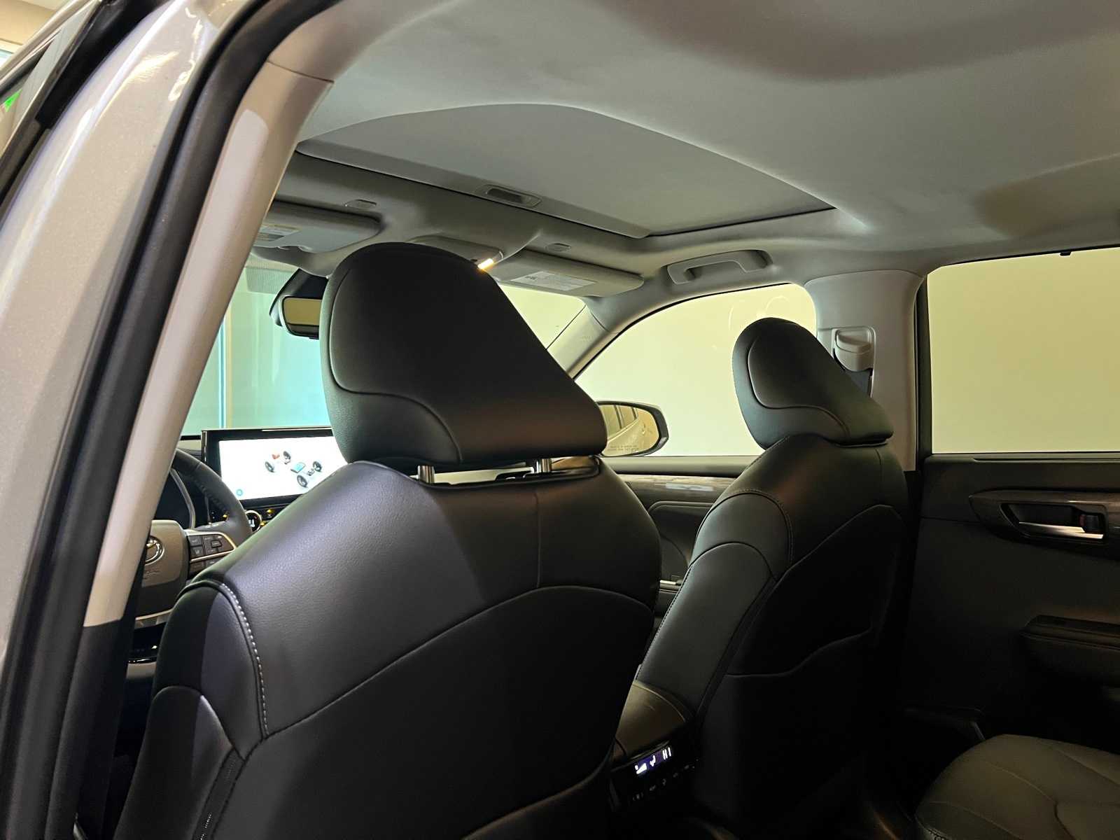 Thumbnail: 2025 Toyota Highlander - 12