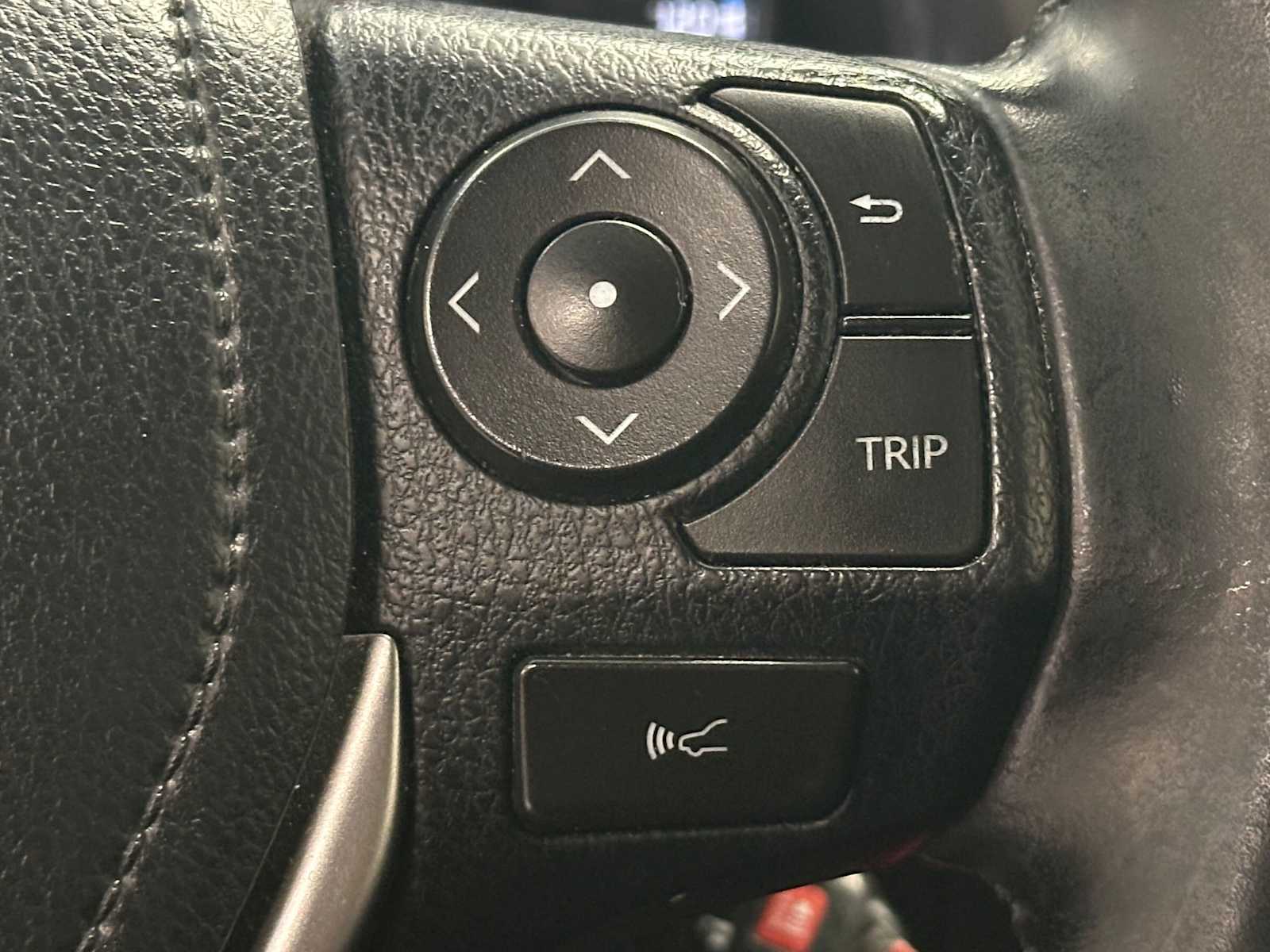 Thumbnail: 2017 Toyota RAV4 - 19