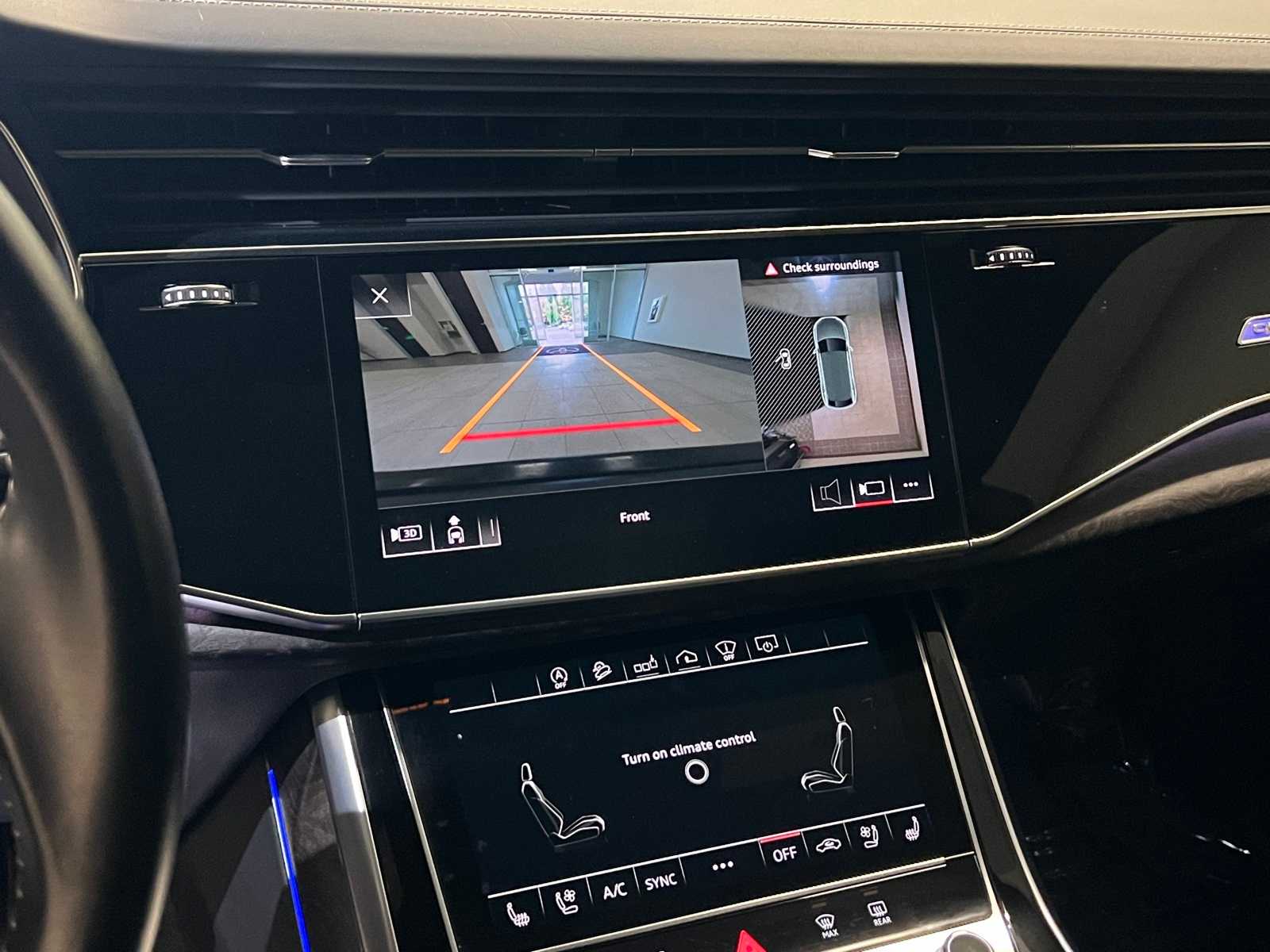 Thumbnail: 2020 Audi Q8 - 25