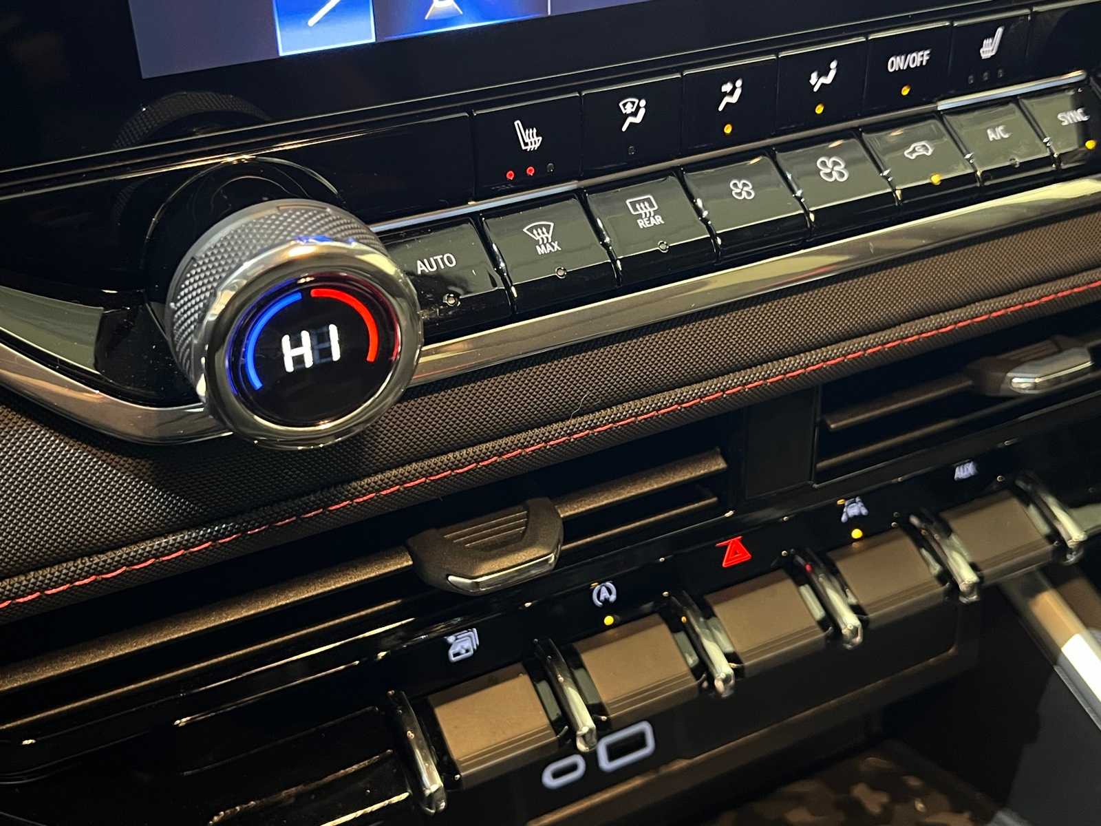 Thumbnail: 2024 Chevrolet Colorado - 26