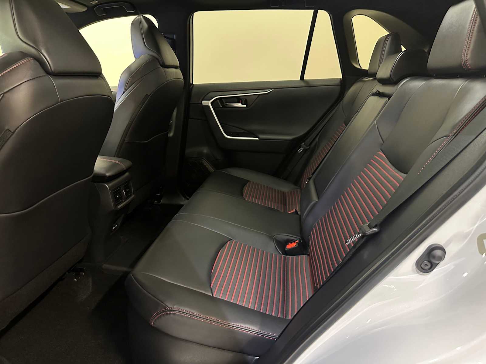 Thumbnail: 2025 Toyota RAV4 - 24