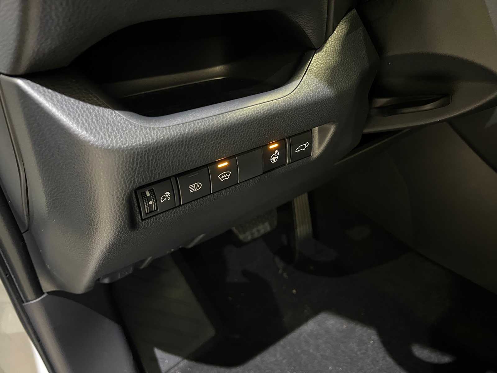 Thumbnail: 2025 Toyota RAV4 - 16