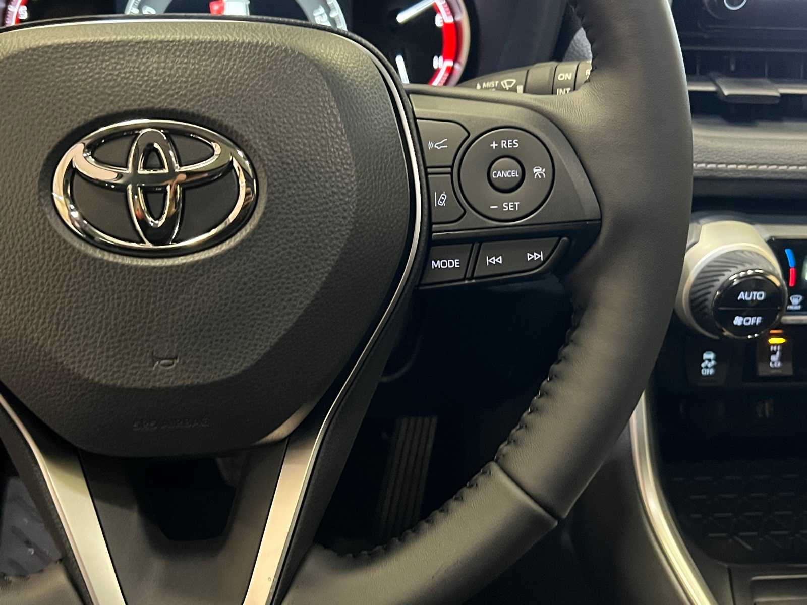 Thumbnail: 2025 Toyota RAV4 - 19