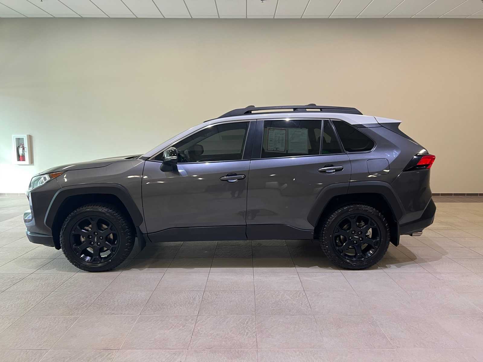 Thumbnail: 2020 Toyota RAV4 - 3