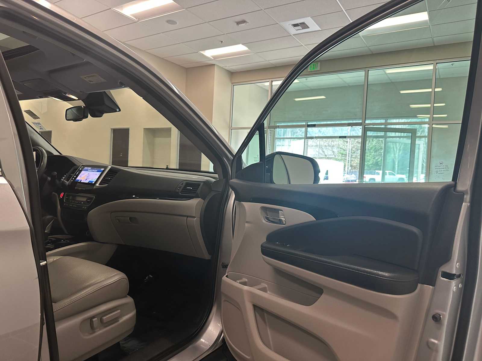 Thumbnail: 2019 Honda Ridgeline - 29