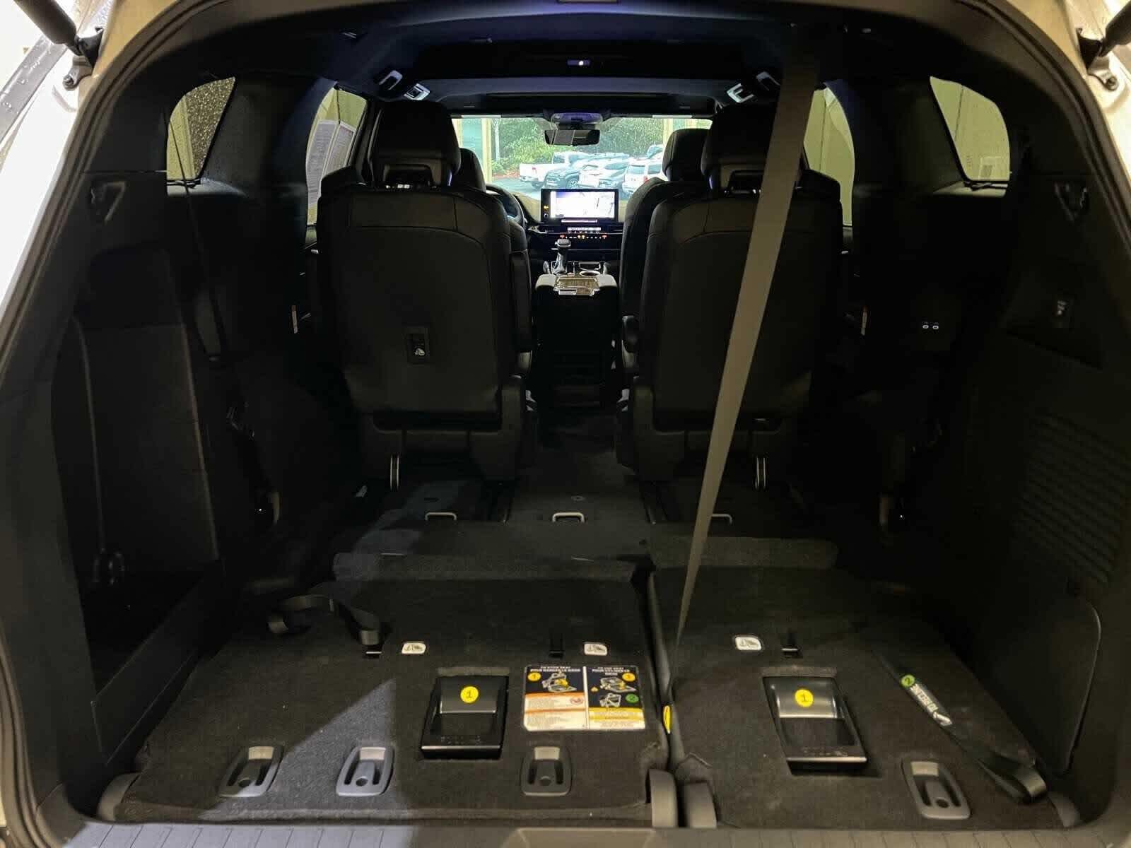 Thumbnail: 2025 Toyota Sienna - 29