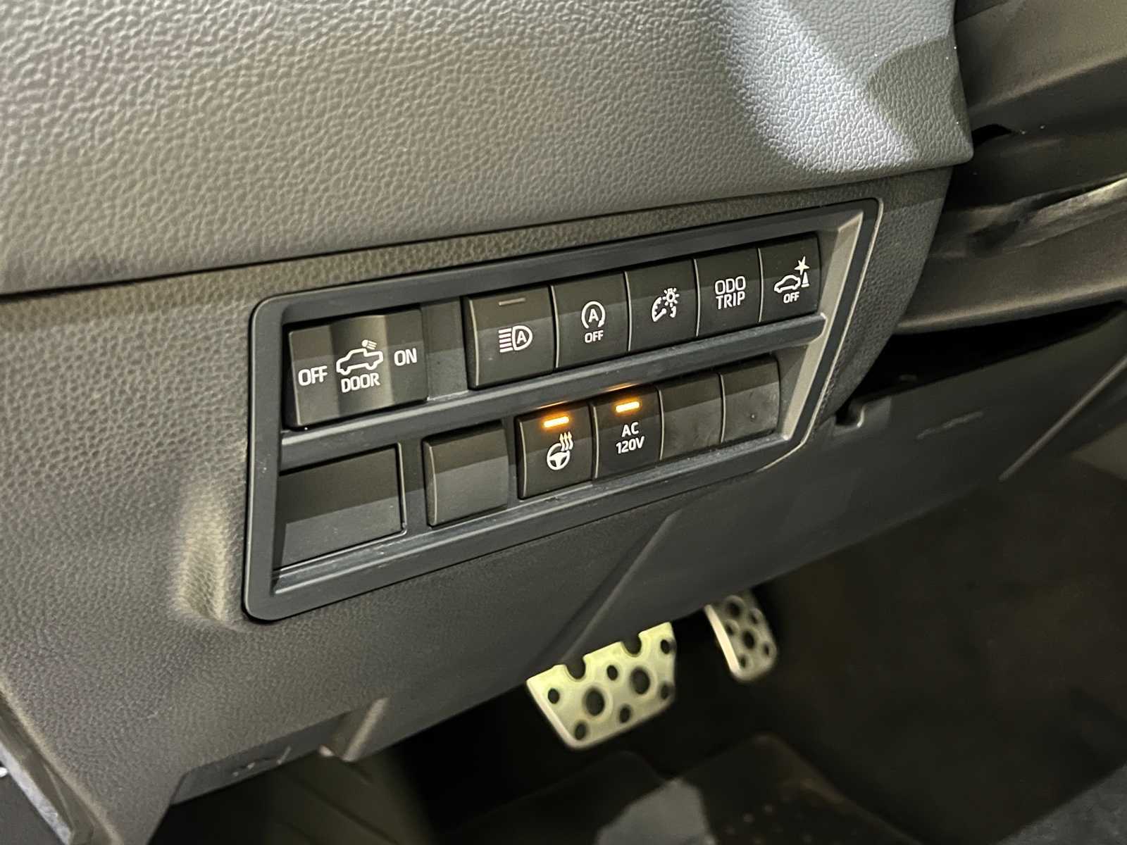 Thumbnail: 2022 Toyota Tundra - 16