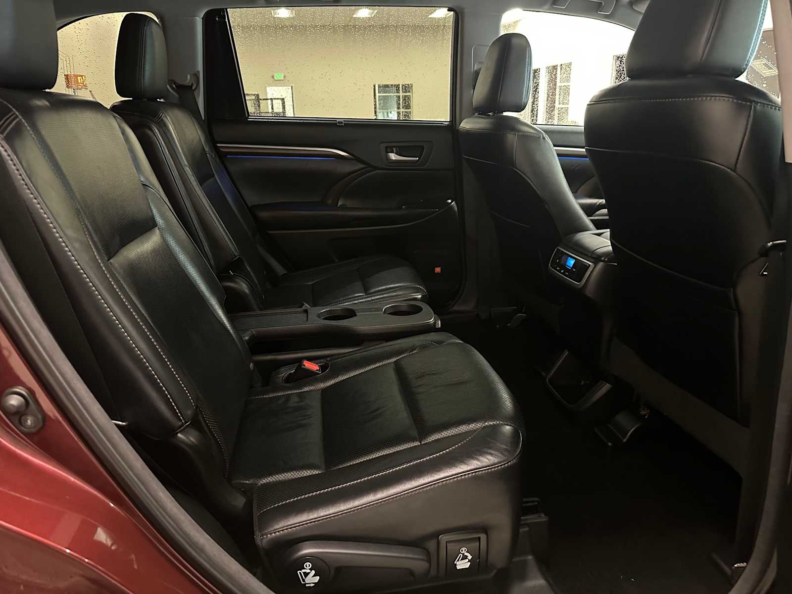 Thumbnail: 2015 Toyota Highlander - 26