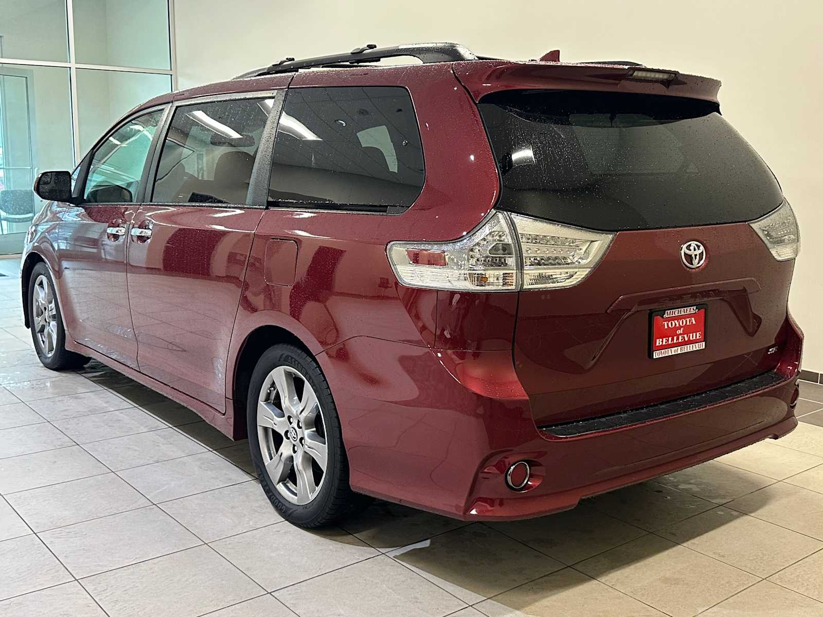 Thumbnail: 2018 Toyota Sienna - 4