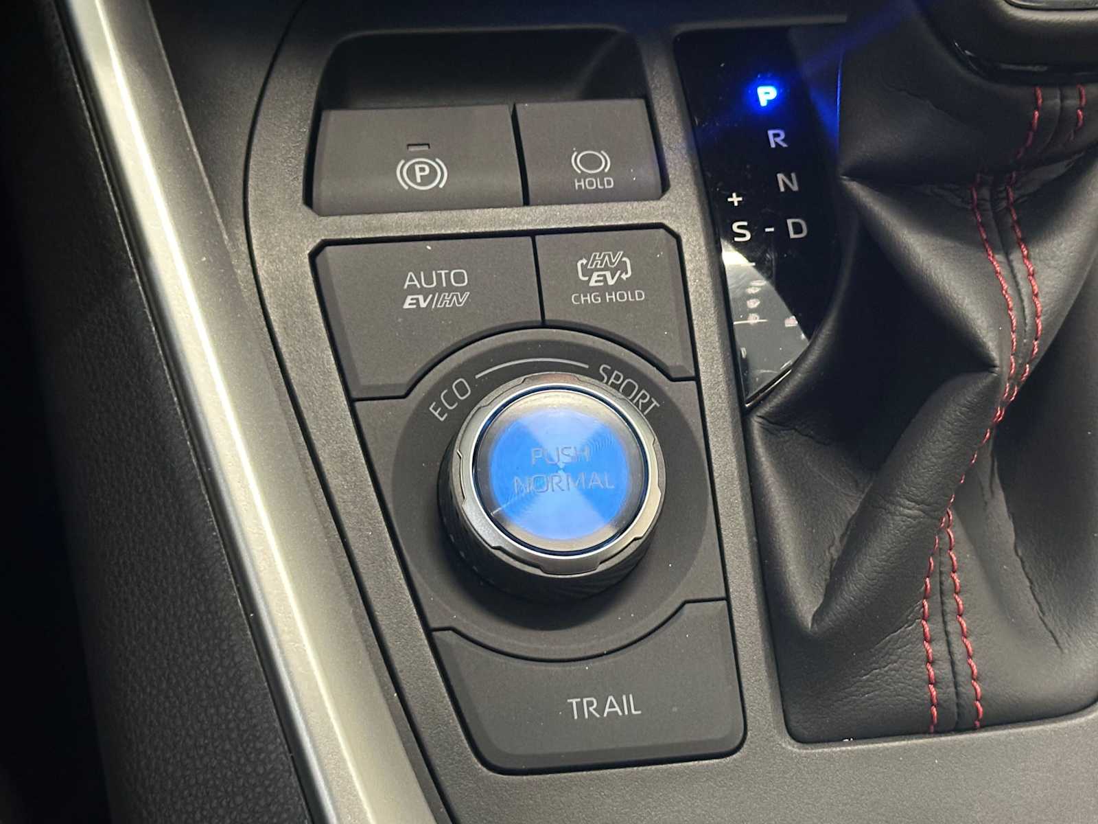 Thumbnail: 2025 Toyota RAV4 - 16