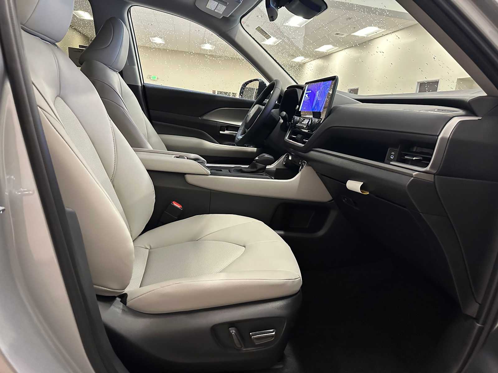 Thumbnail: 2026 Toyota Grand Highlander - 26