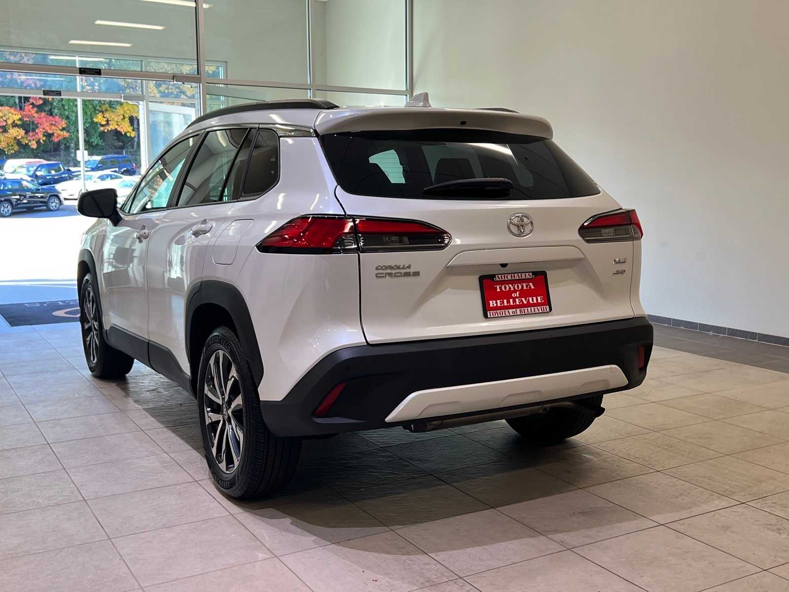 Thumbnail: 2022 Toyota Corolla Cross - 4