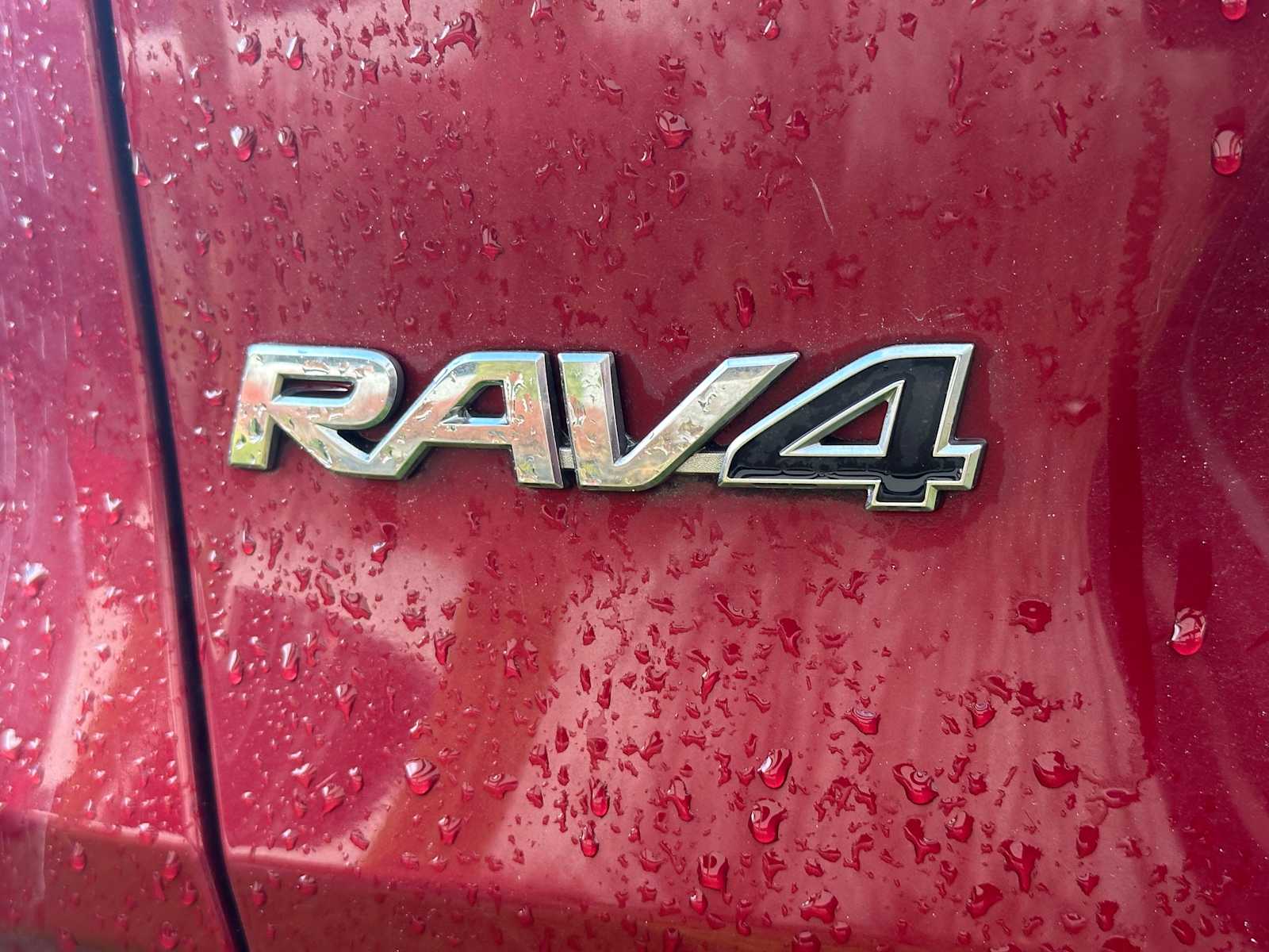 Thumbnail: 2020 Toyota RAV4 - 10