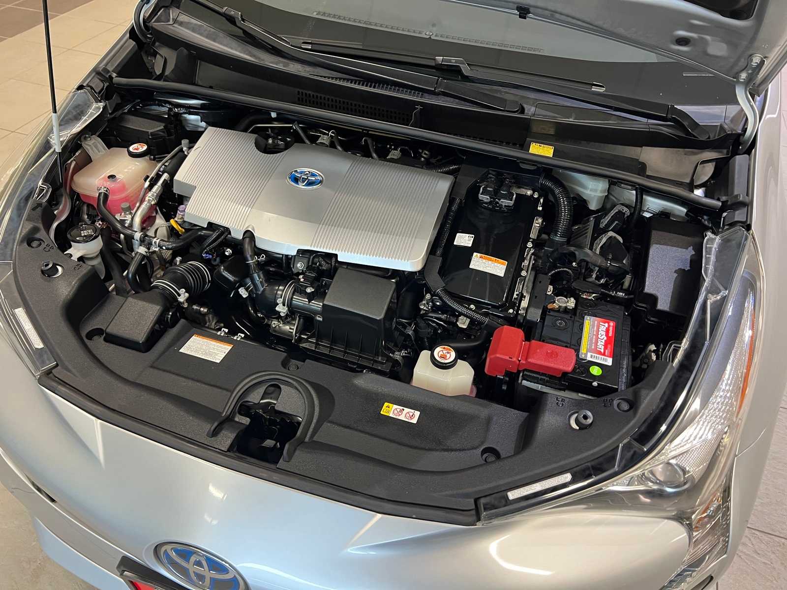 Thumbnail: 2017 Toyota Prius - 9