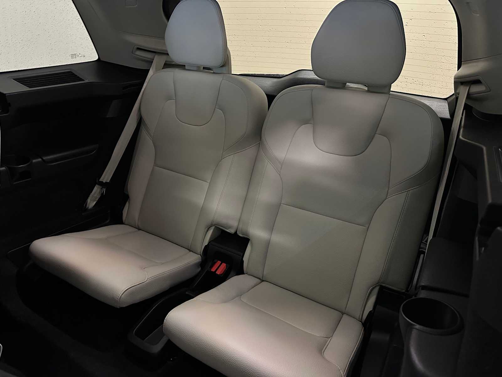 Thumbnail: 2022 Volvo XC90 - 26