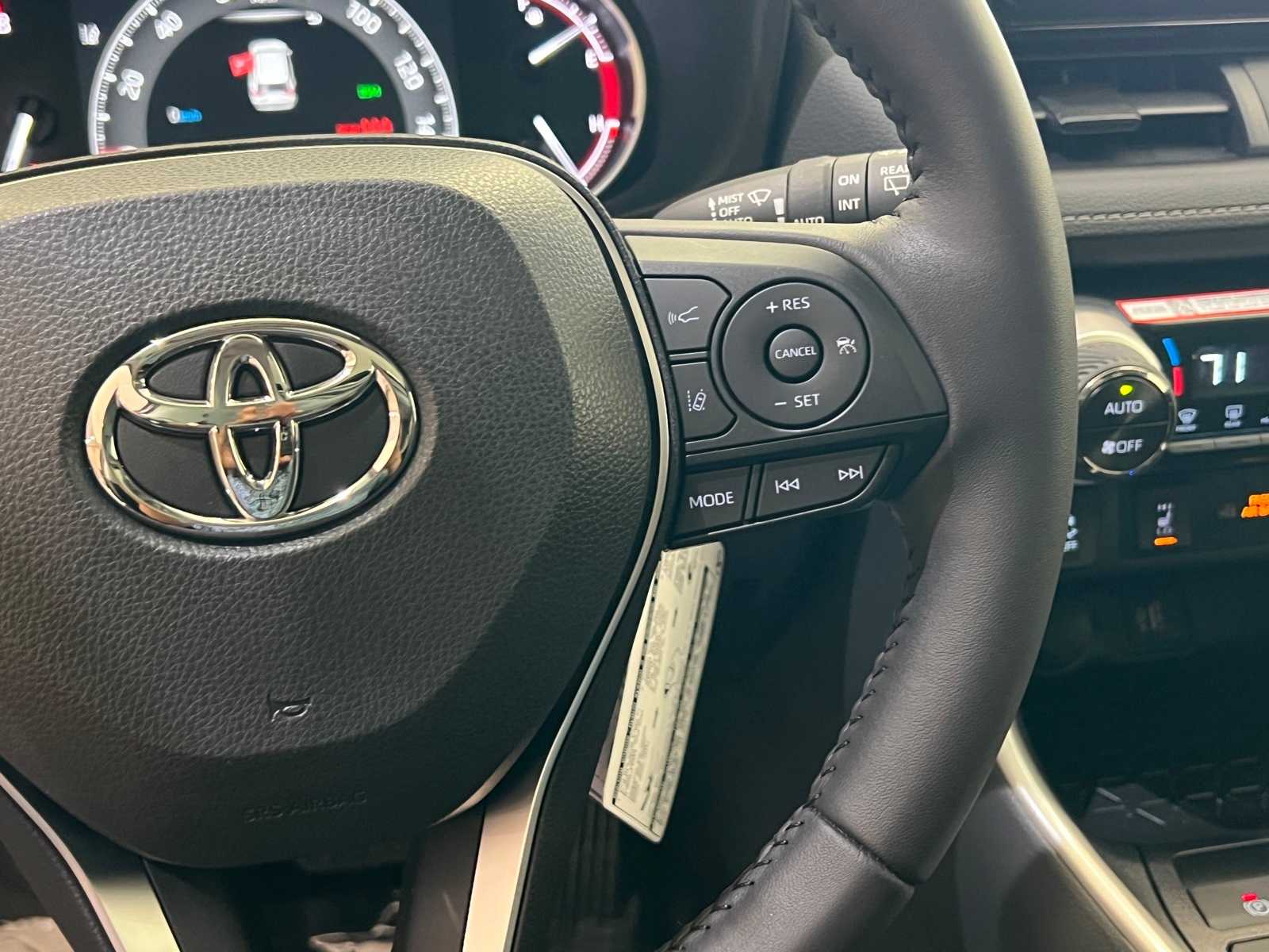 Thumbnail: 2025 Toyota RAV4 - 21