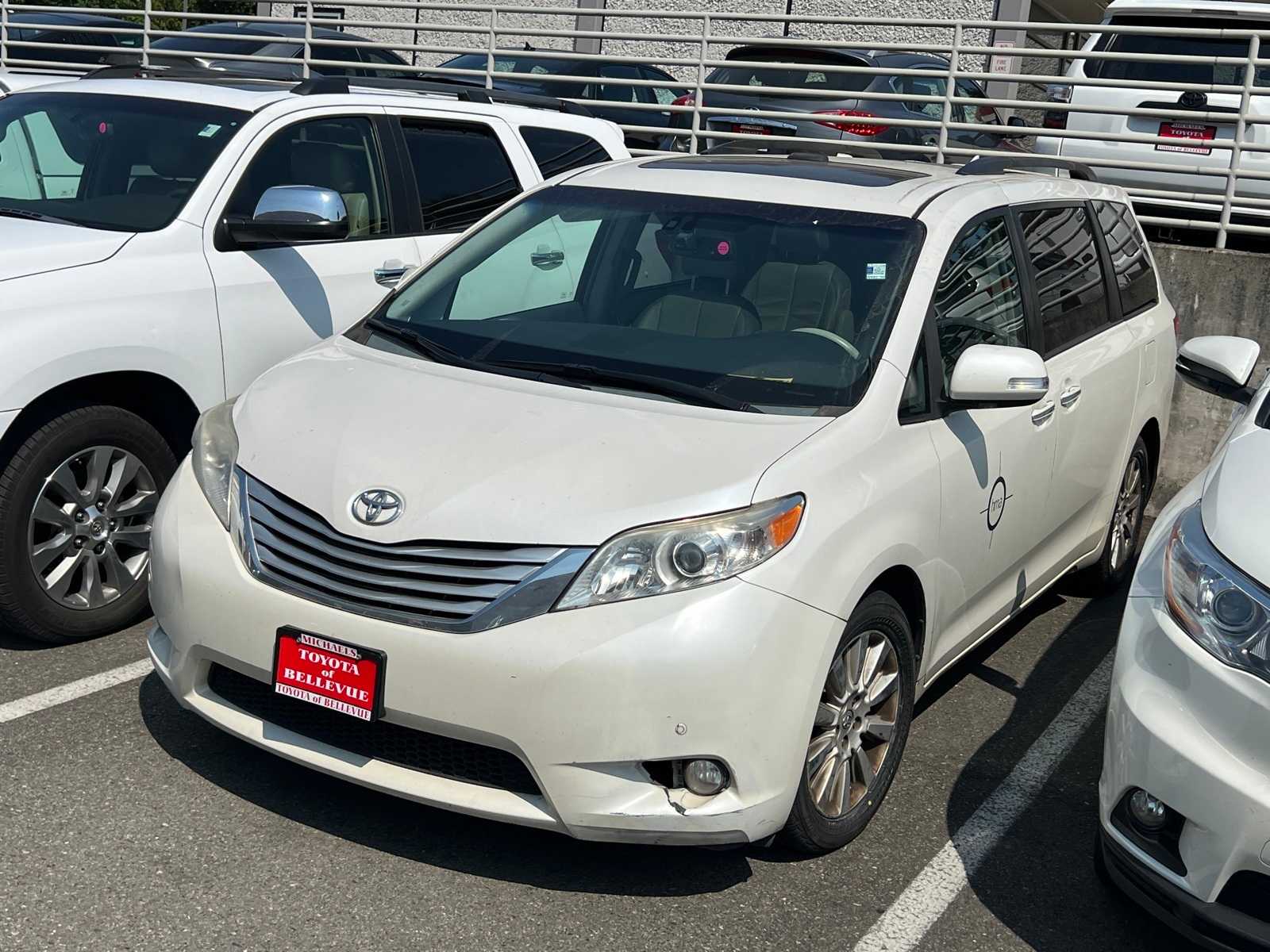 Thumbnail: 2014 Toyota Sienna - 1