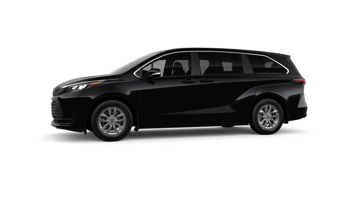 Thumbnail: 2026 Toyota Sienna - 3