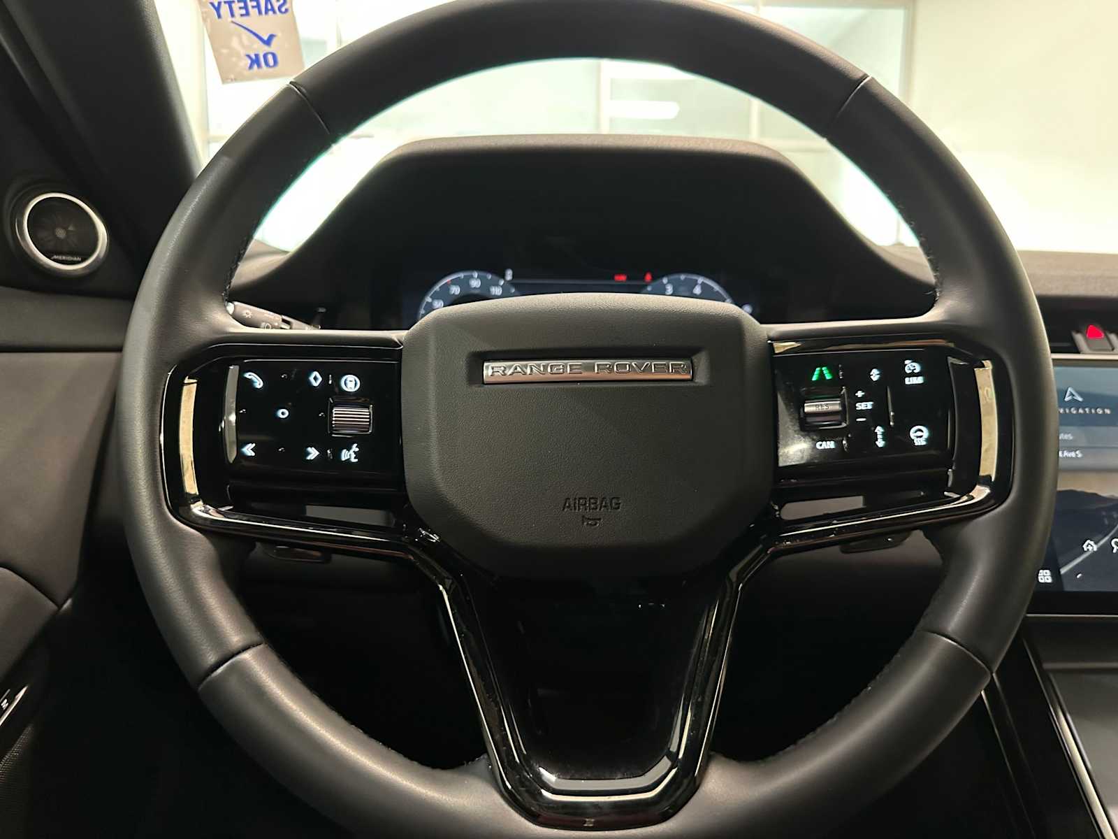 Thumbnail: 2025 Land Rover Range Rover Evoque - 11