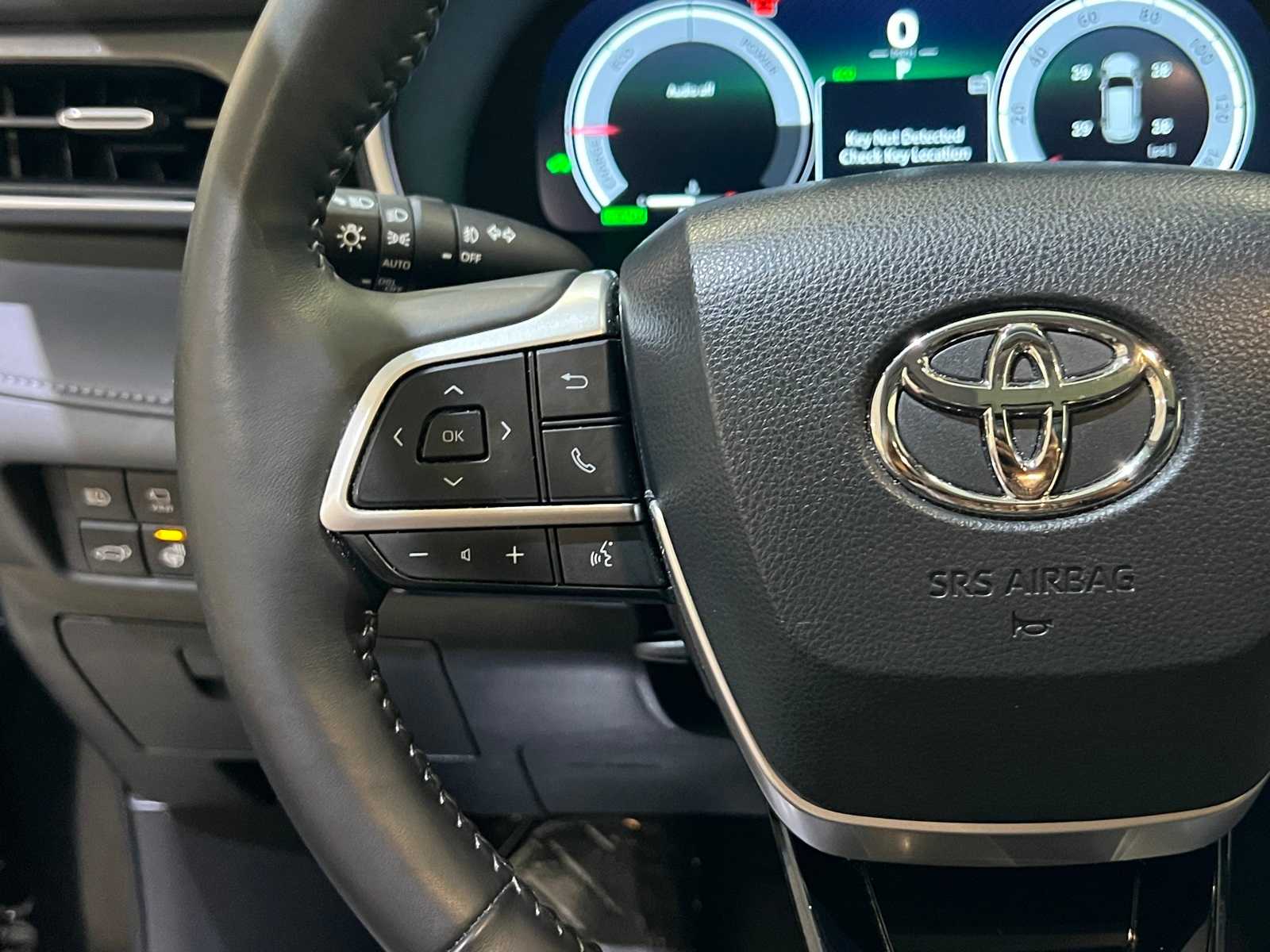 Thumbnail: 2023 Toyota Highlander - 22