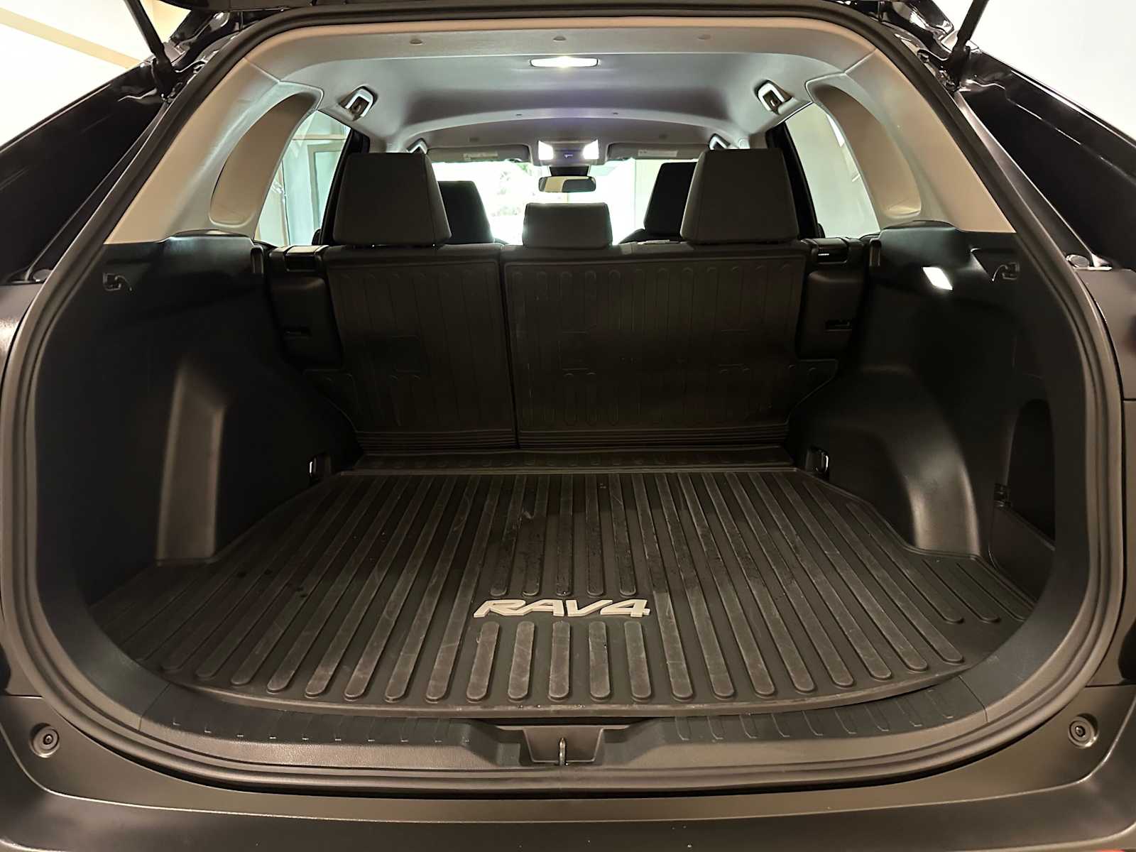 Thumbnail: 2025 Toyota RAV4 - 29