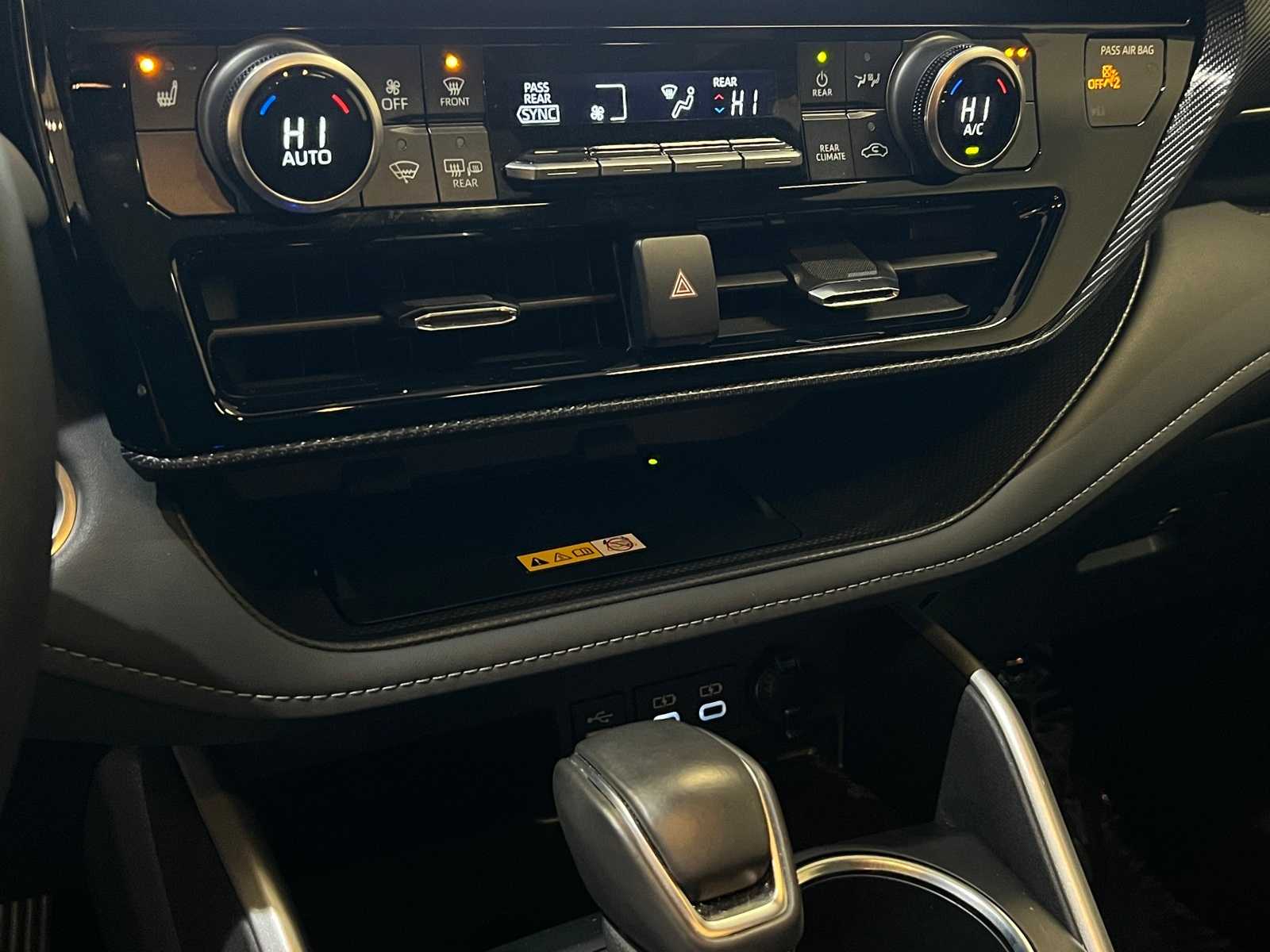 Thumbnail: 2024 Toyota Highlander - 24