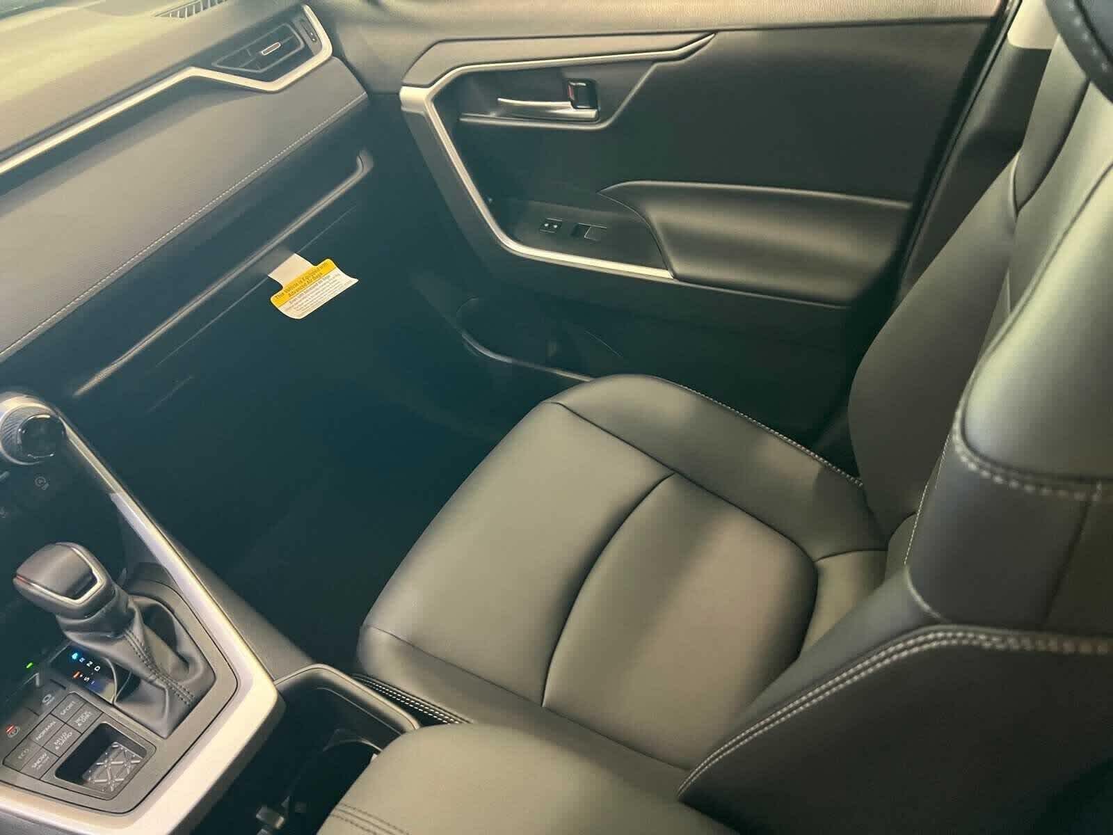 Thumbnail: 2025 Toyota RAV4 - 11