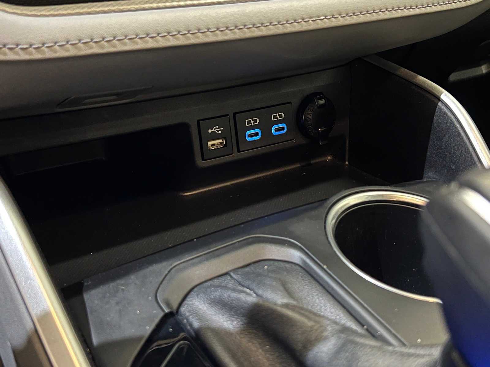 Thumbnail: 2022 Toyota Highlander - 26