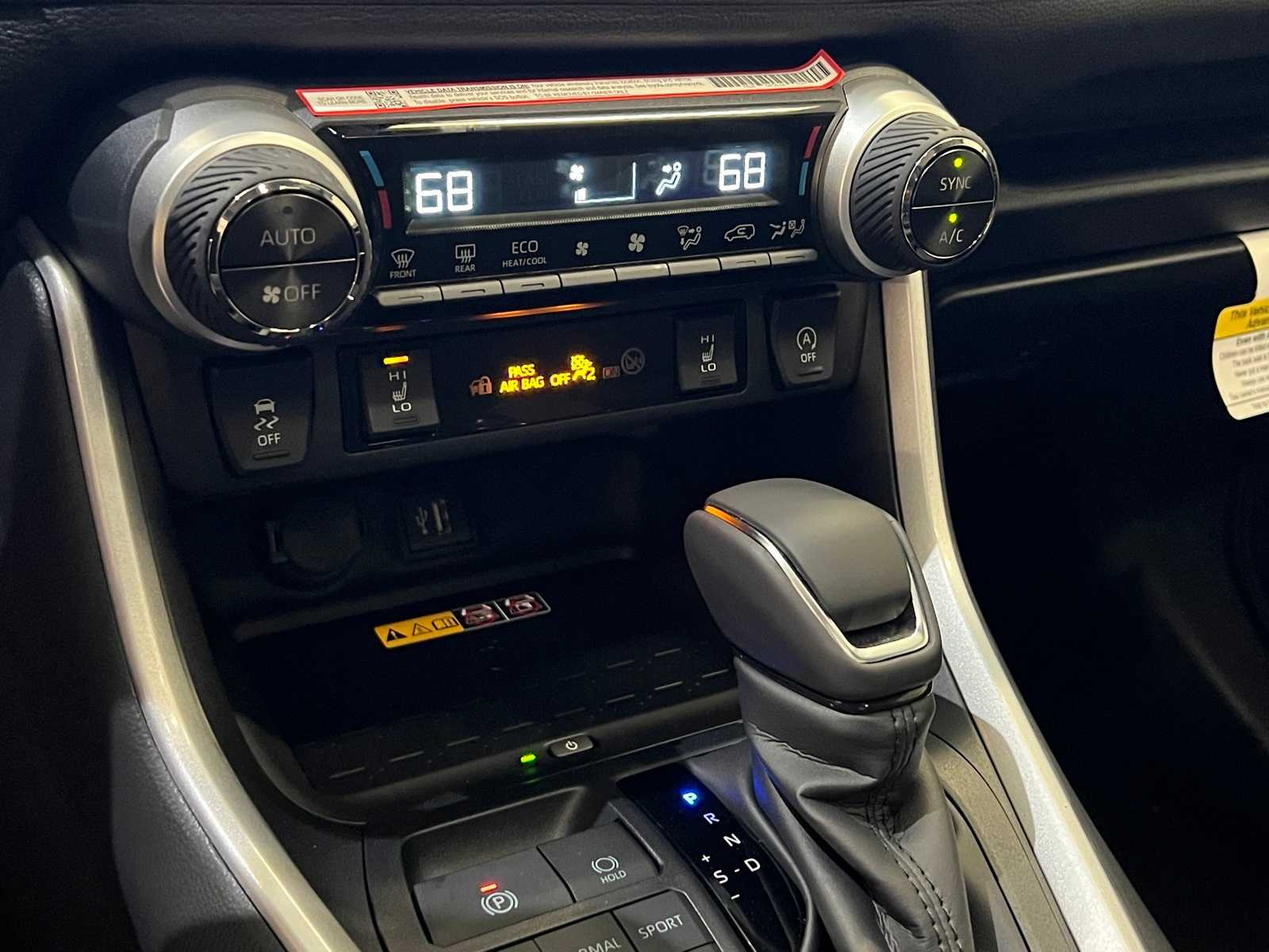 Thumbnail: 2025 Toyota RAV4 - 24