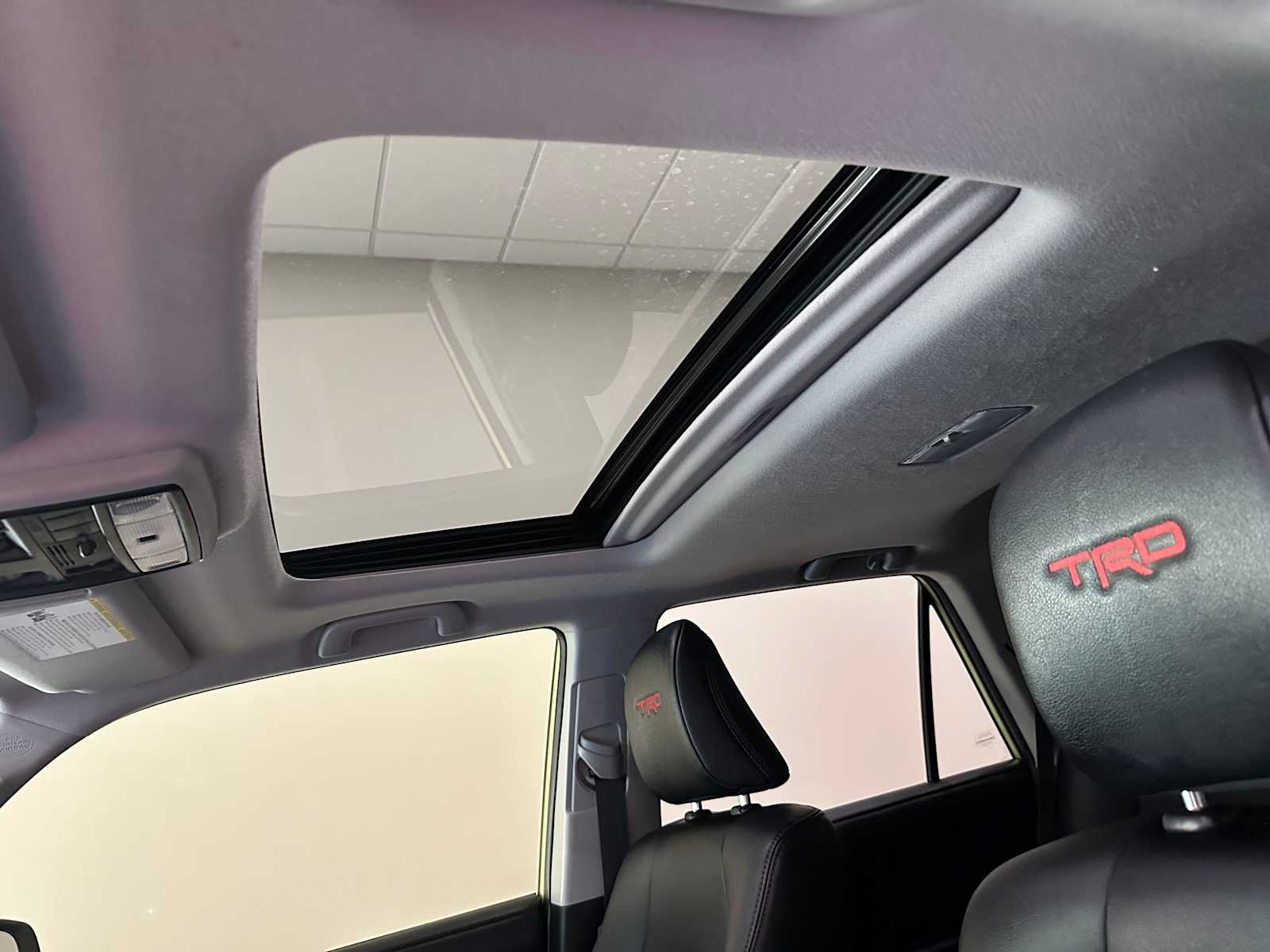 Thumbnail: 2022 Toyota 4Runner - 23