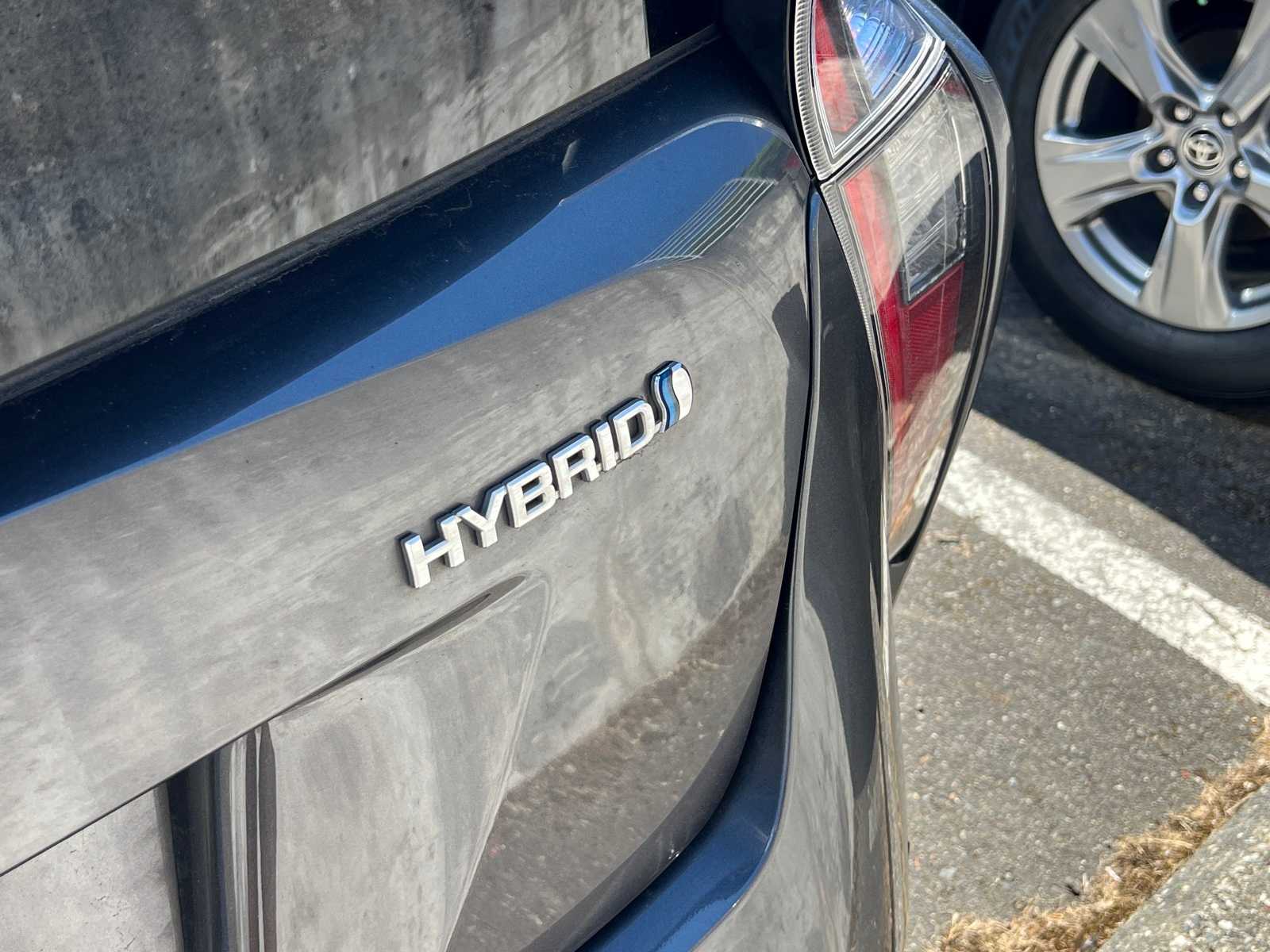 Thumbnail: 2018 Toyota Prius - 8