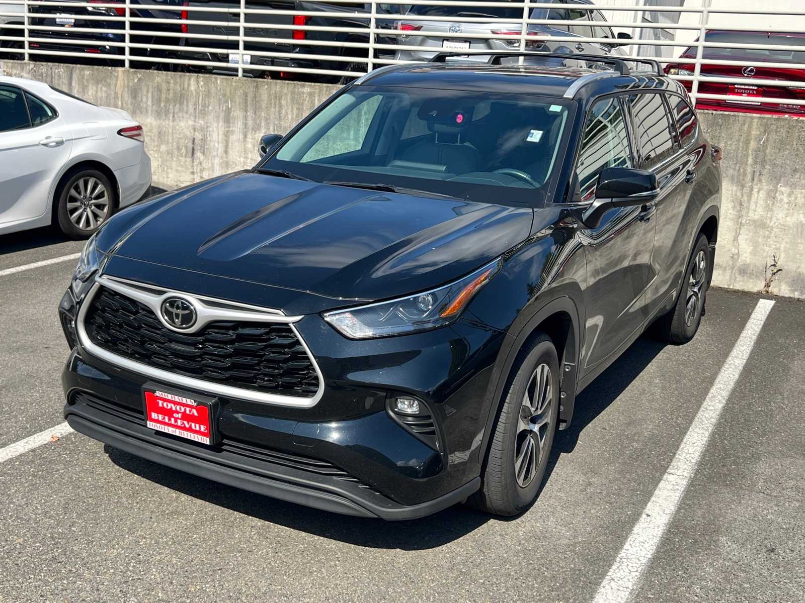 Thumbnail: 2022 Toyota Highlander - 1