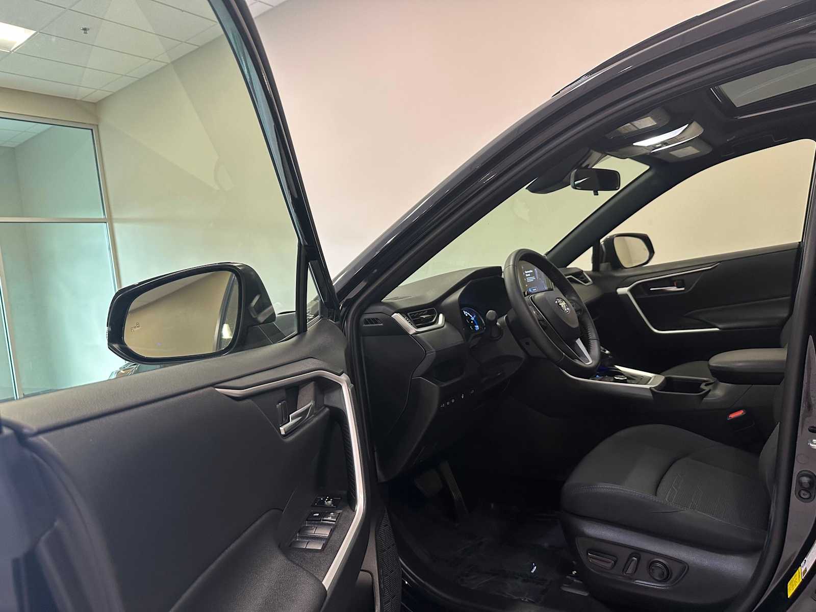 Thumbnail: 2024 Toyota RAV4 - 24