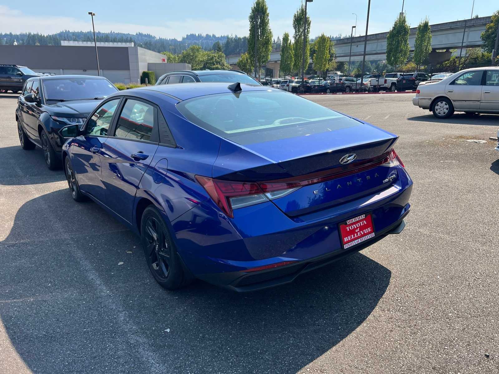 Thumbnail: 2023 Hyundai Elantra - 4
