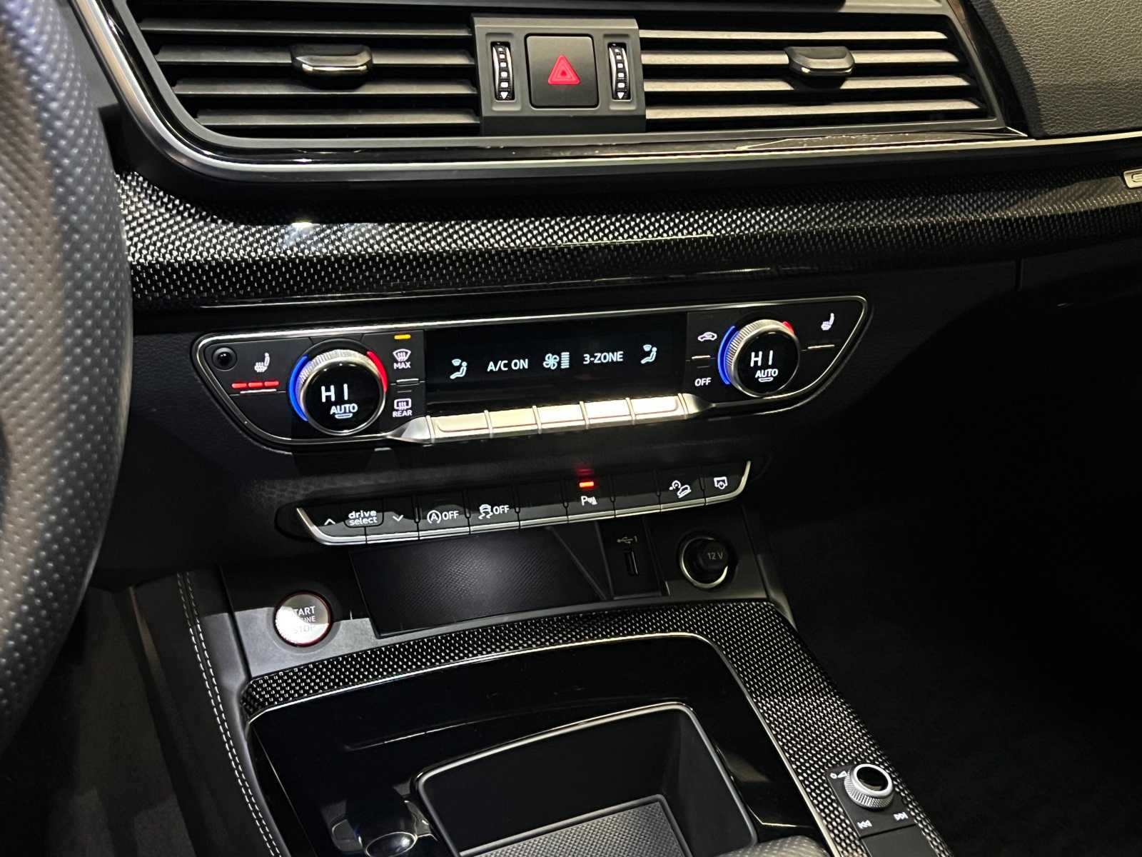 Thumbnail: 2021 Audi SQ5 - 24