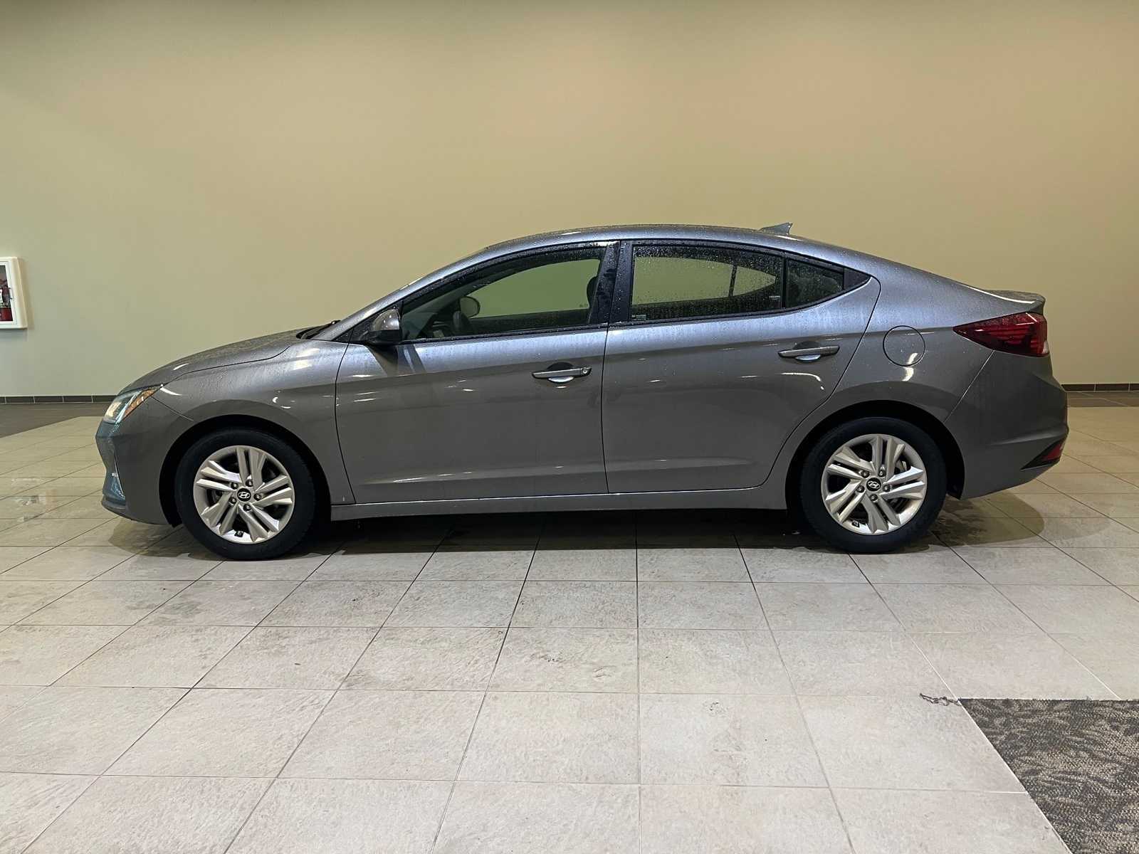 Thumbnail: 2019 Hyundai Elantra - 3