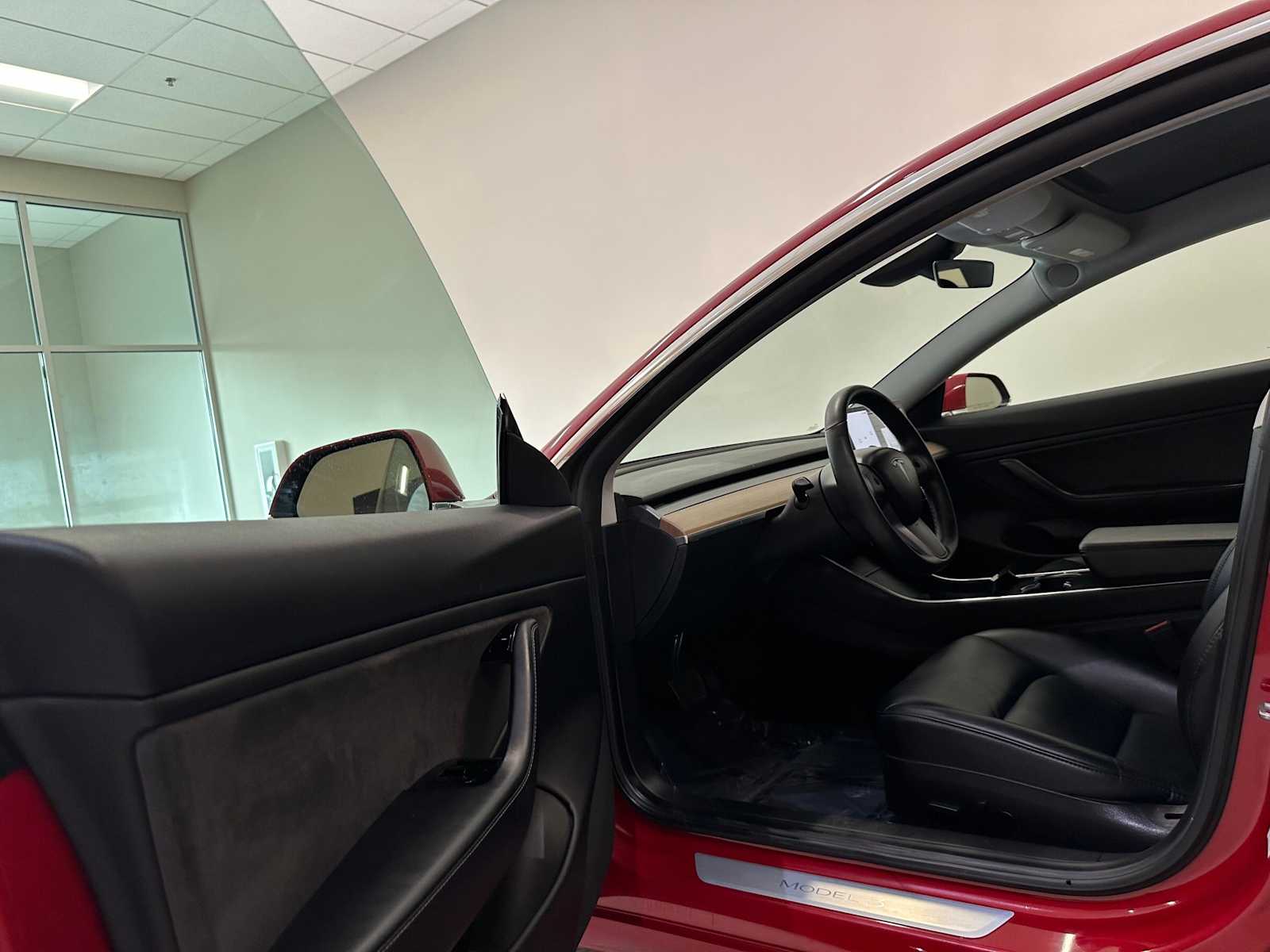 Thumbnail: 2019 Tesla Model 3 - 24