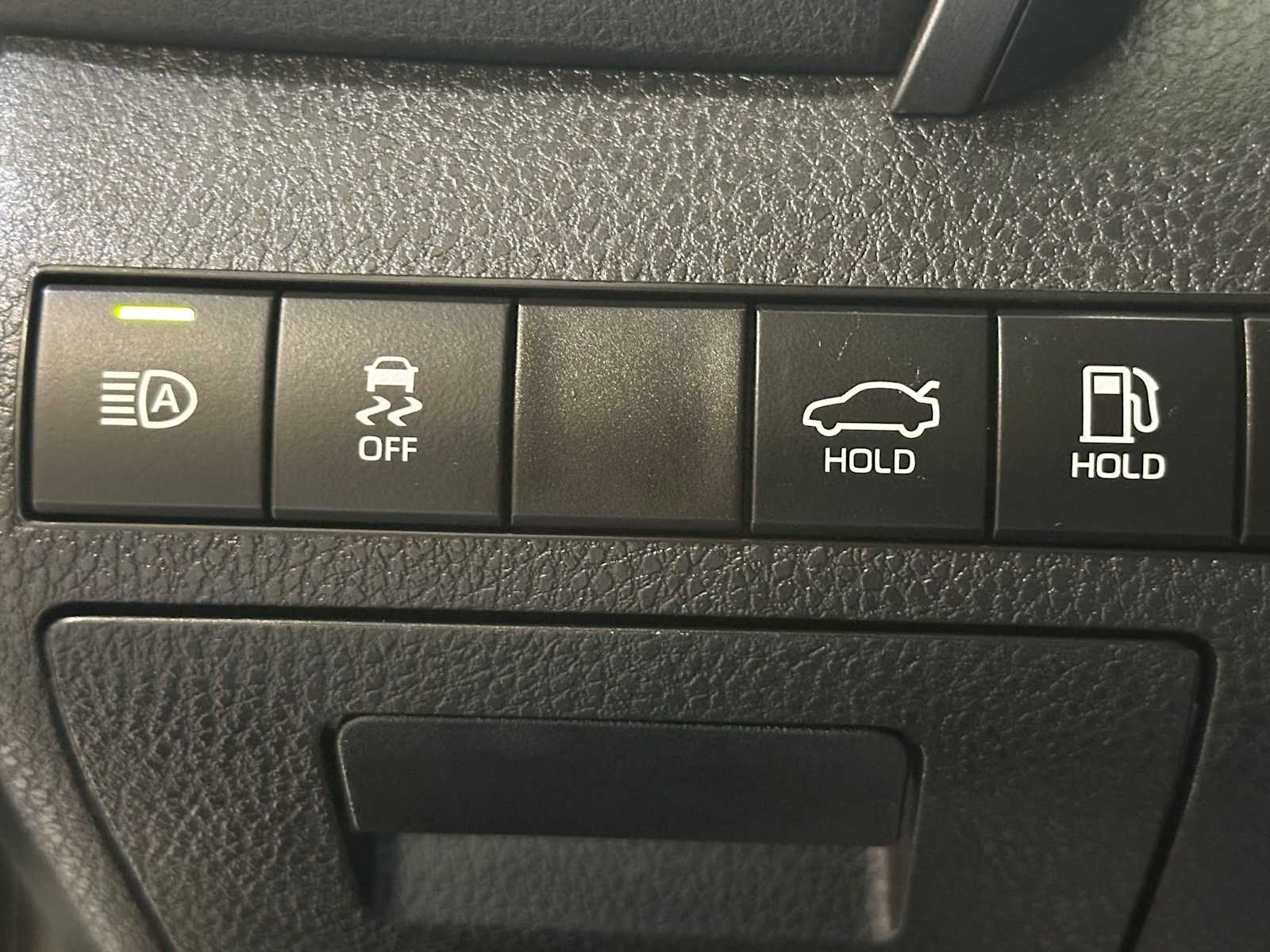 Thumbnail: 2023 Toyota Camry - 17