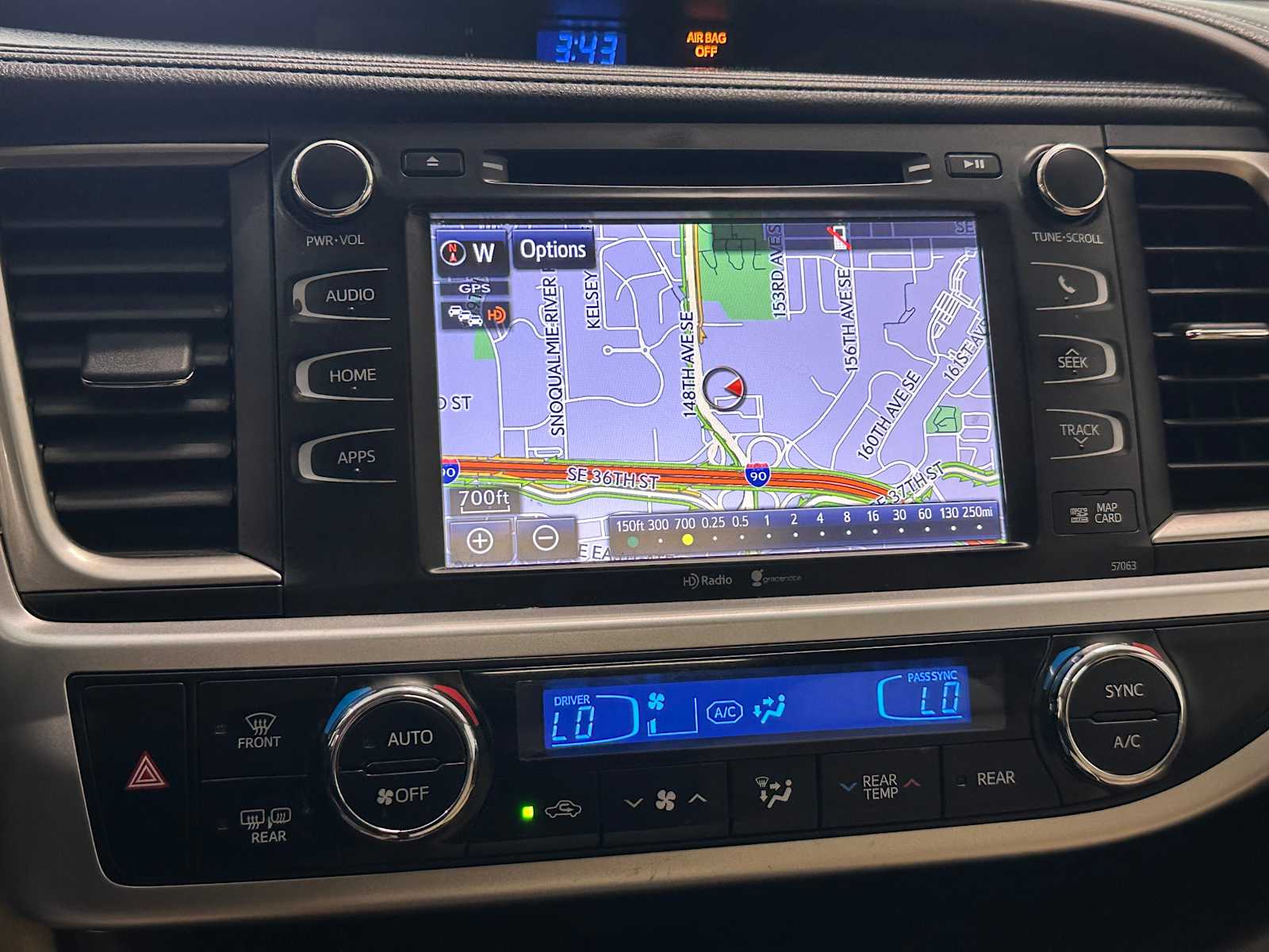 Thumbnail: 2015 Toyota Highlander - 14