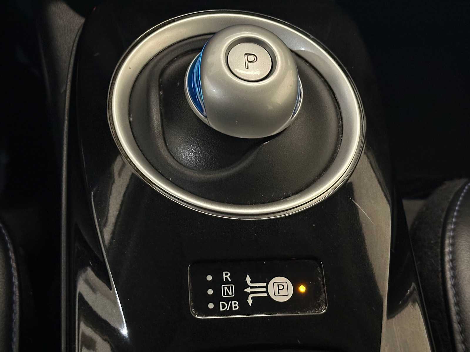Thumbnail: 2016 Nissan Leaf - 16