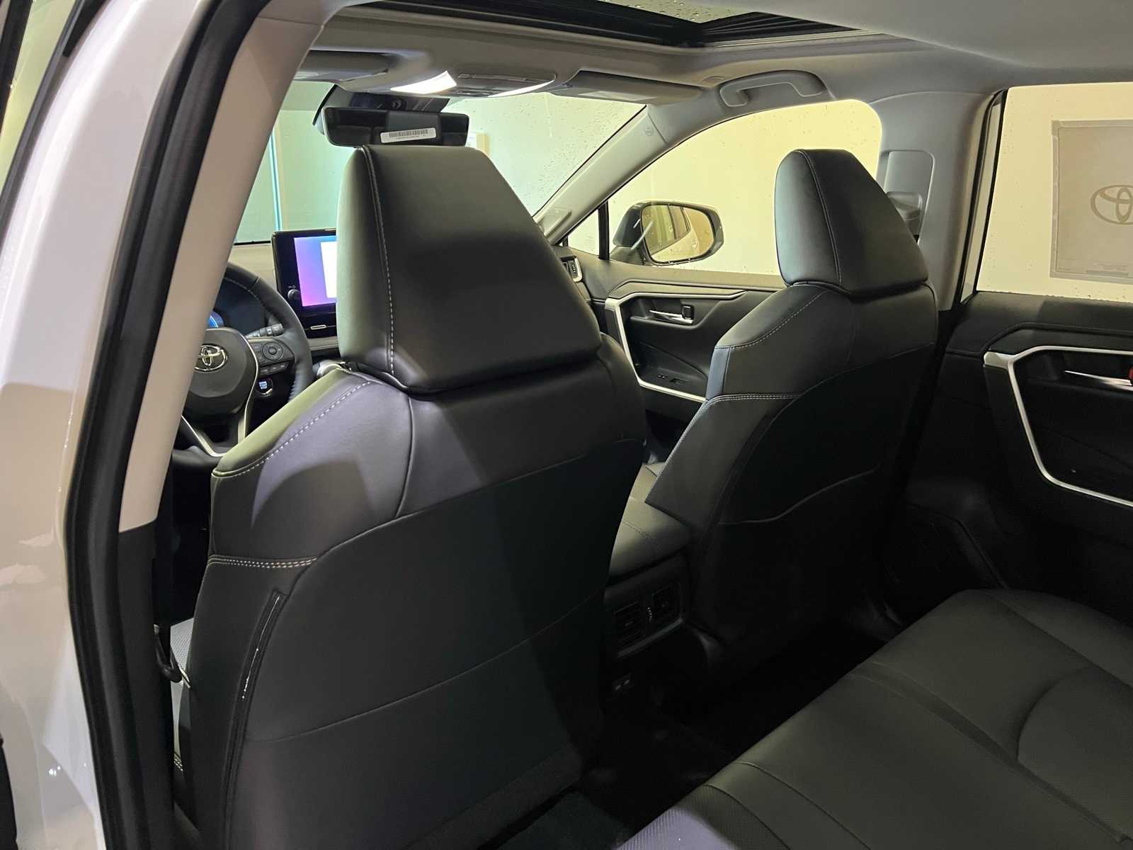 Thumbnail: 2025 Toyota RAV4 - 12