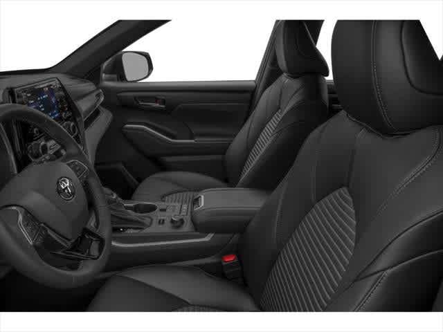 Thumbnail: 2022 Toyota Highlander - 9