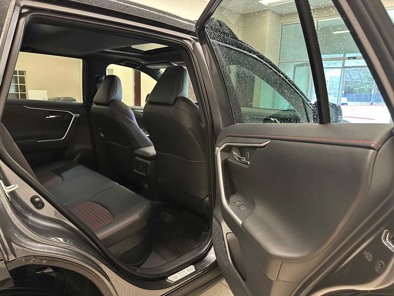 Thumbnail: 2025 Toyota RAV4 - 27