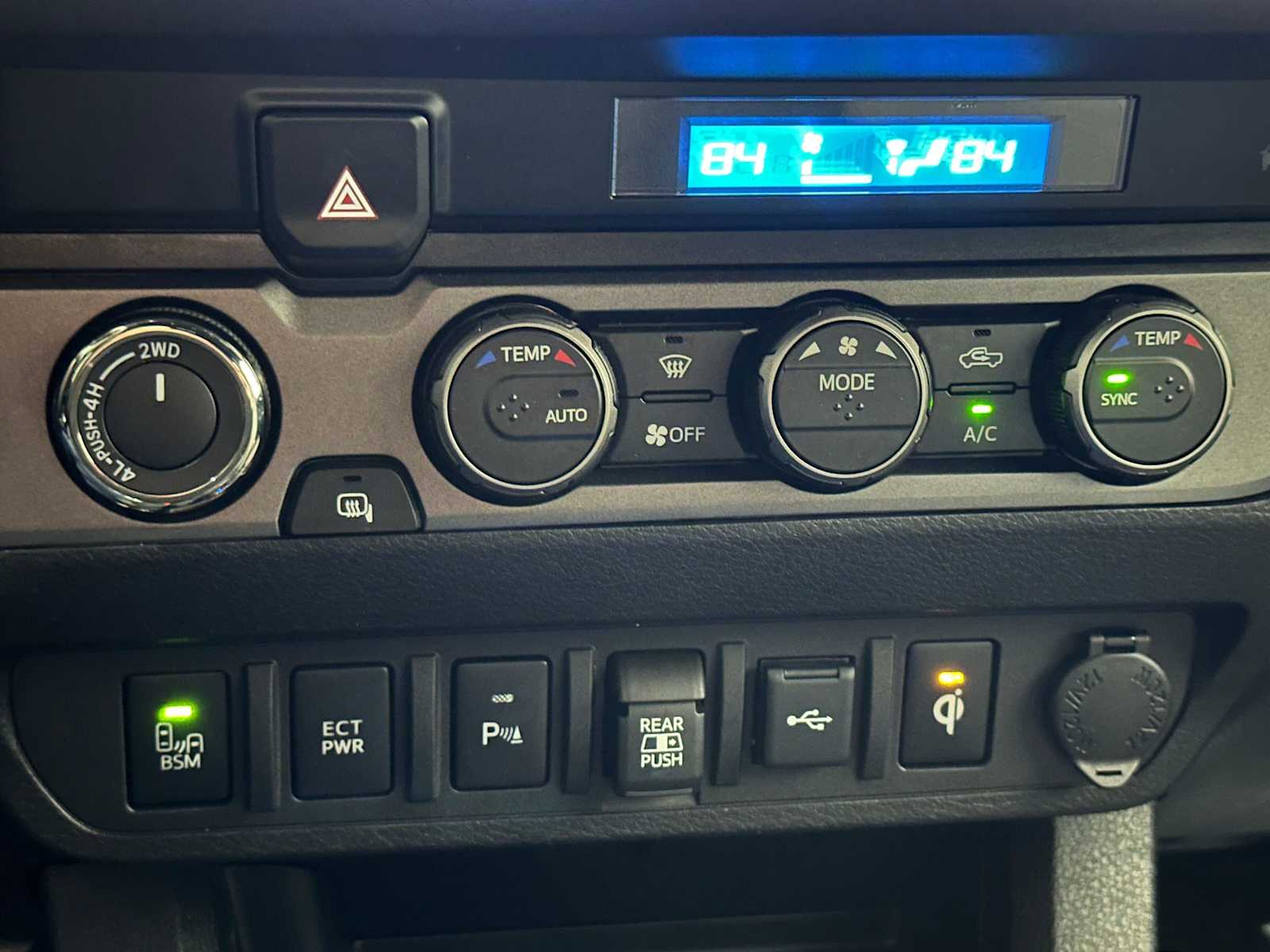 Thumbnail: 2023 Toyota Tacoma - 16