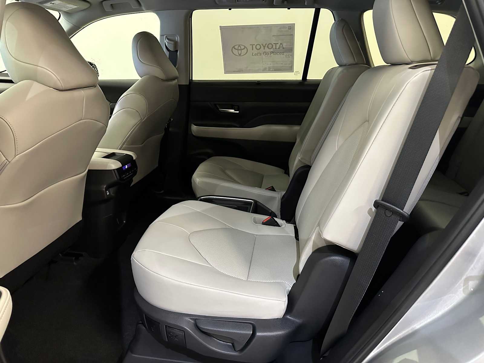 Thumbnail: 2026 Toyota Grand Highlander - 21