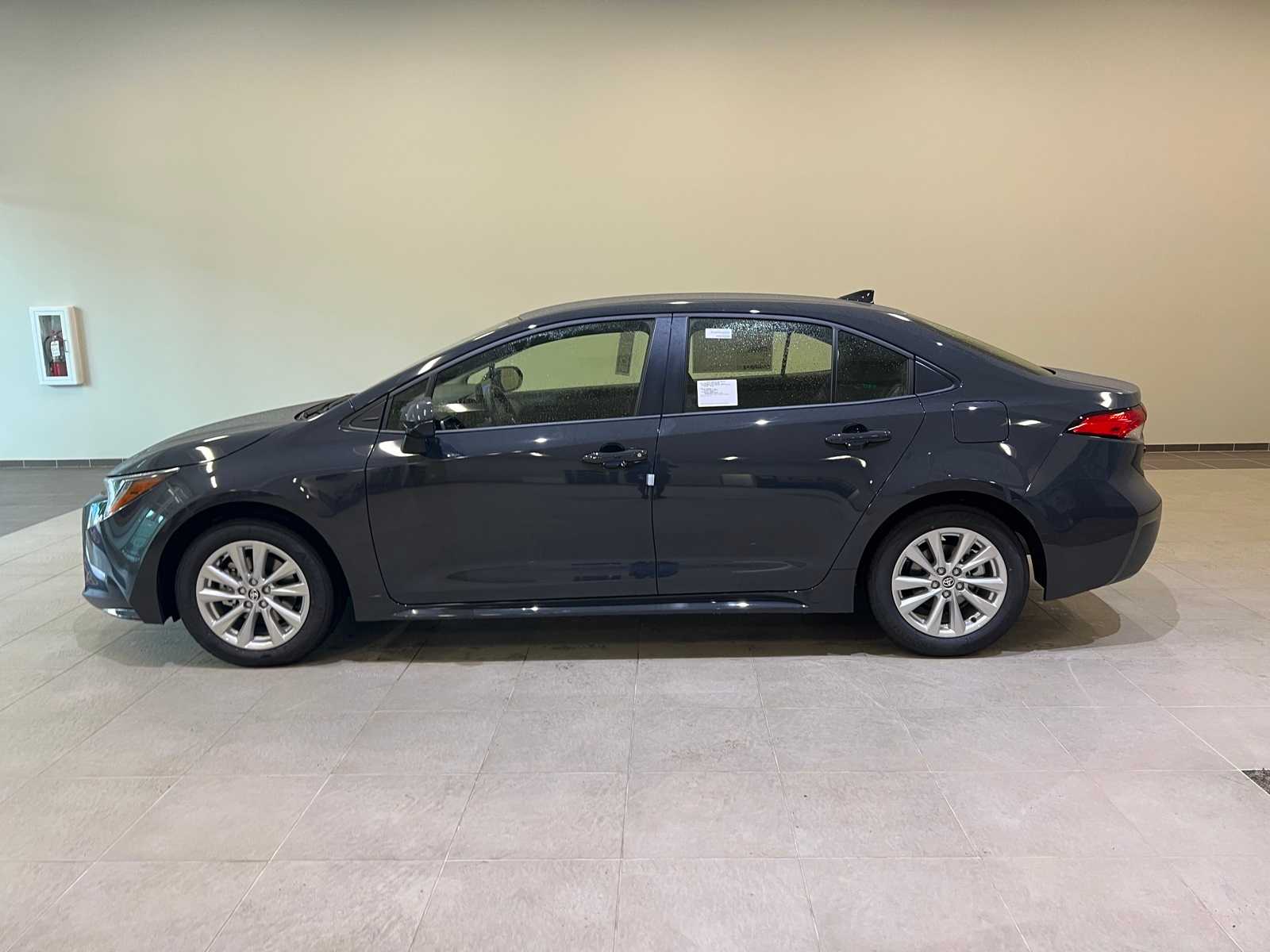 Thumbnail: 2025 Toyota Corolla - 3