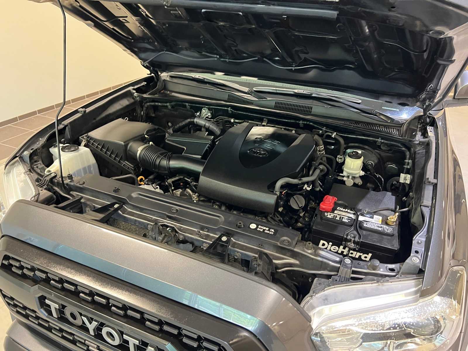 Thumbnail: 2017 Toyota Tacoma - 8