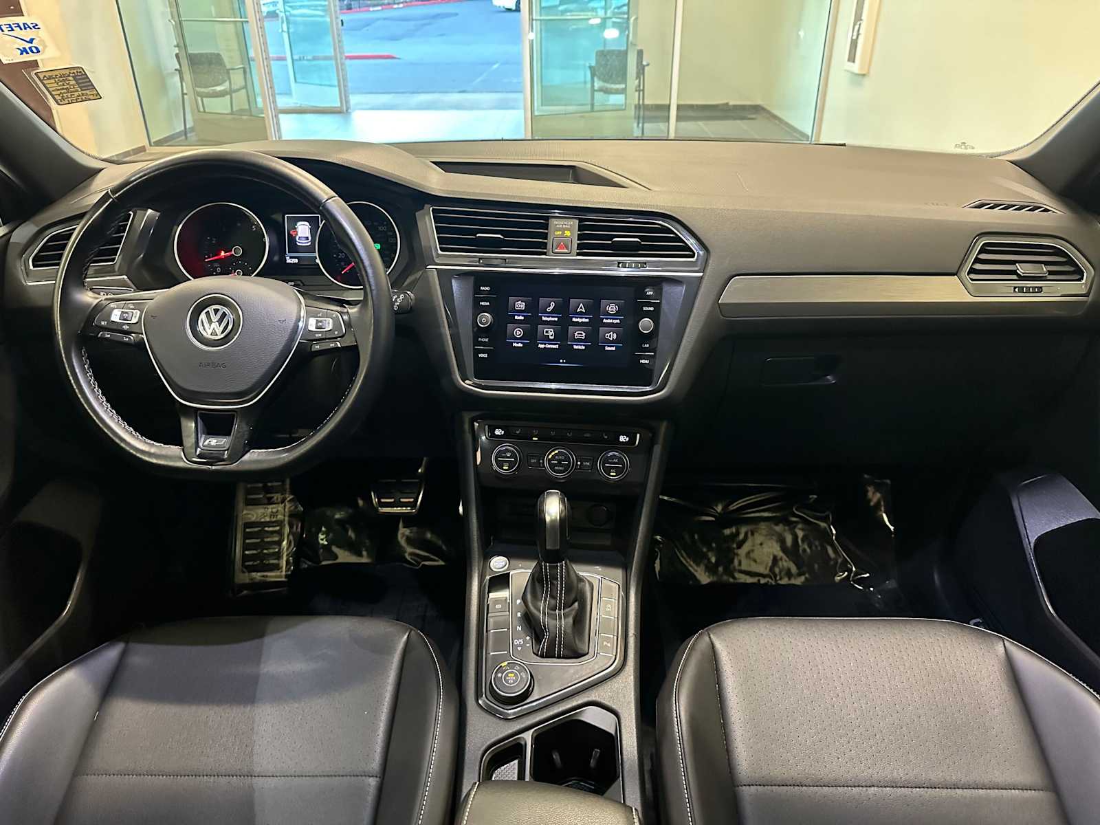 Thumbnail: 2021 Volkswagen Tiguan - 10