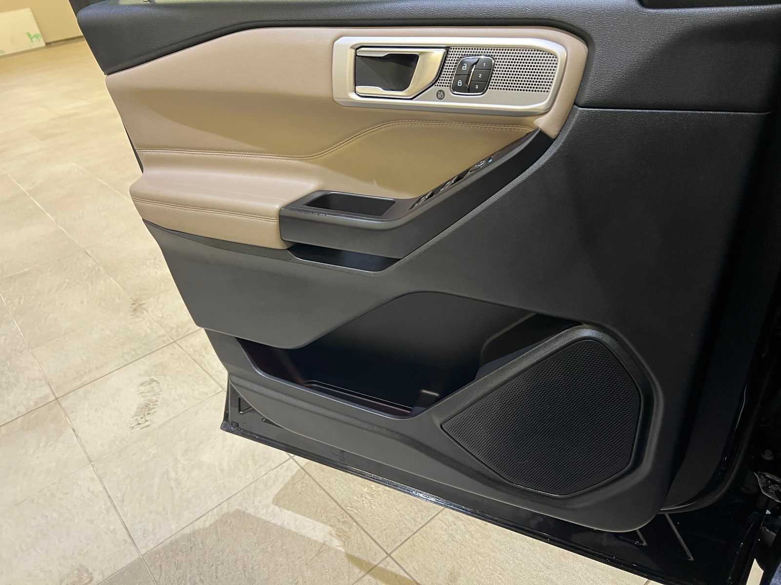 Thumbnail: 2020 Ford Explorer - 17